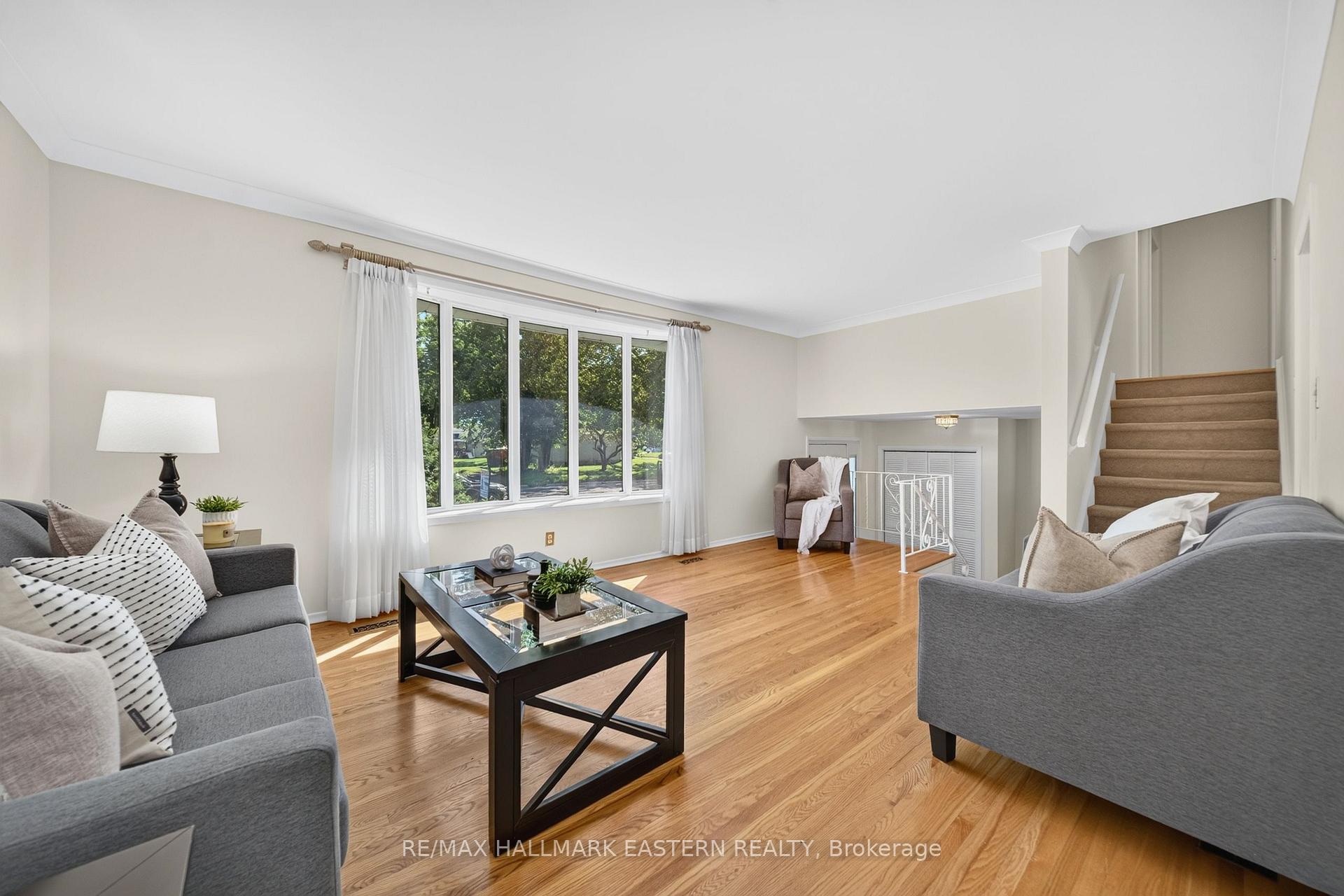 Photo 13 of 1337 Franklin Drive W, Peterborough, Northcrest Ward 5 — HOMEH