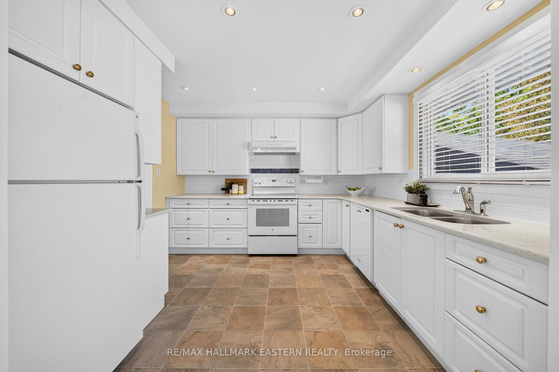 Photo 20 of 1337 Franklin Drive W, Peterborough, Northcrest Ward 5 — HOMEH