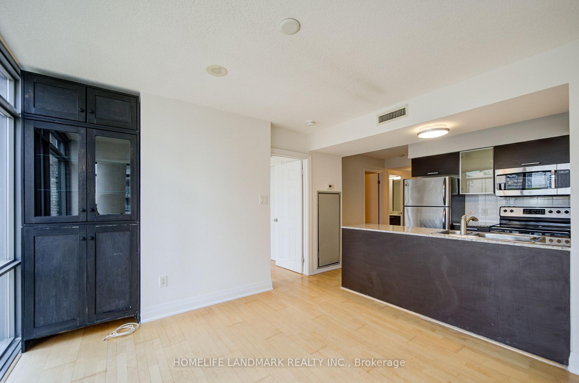 Photo 14 of Unit 1508, 38 Grenville Street, Toronto, Bay Street Corridor — HOMEH