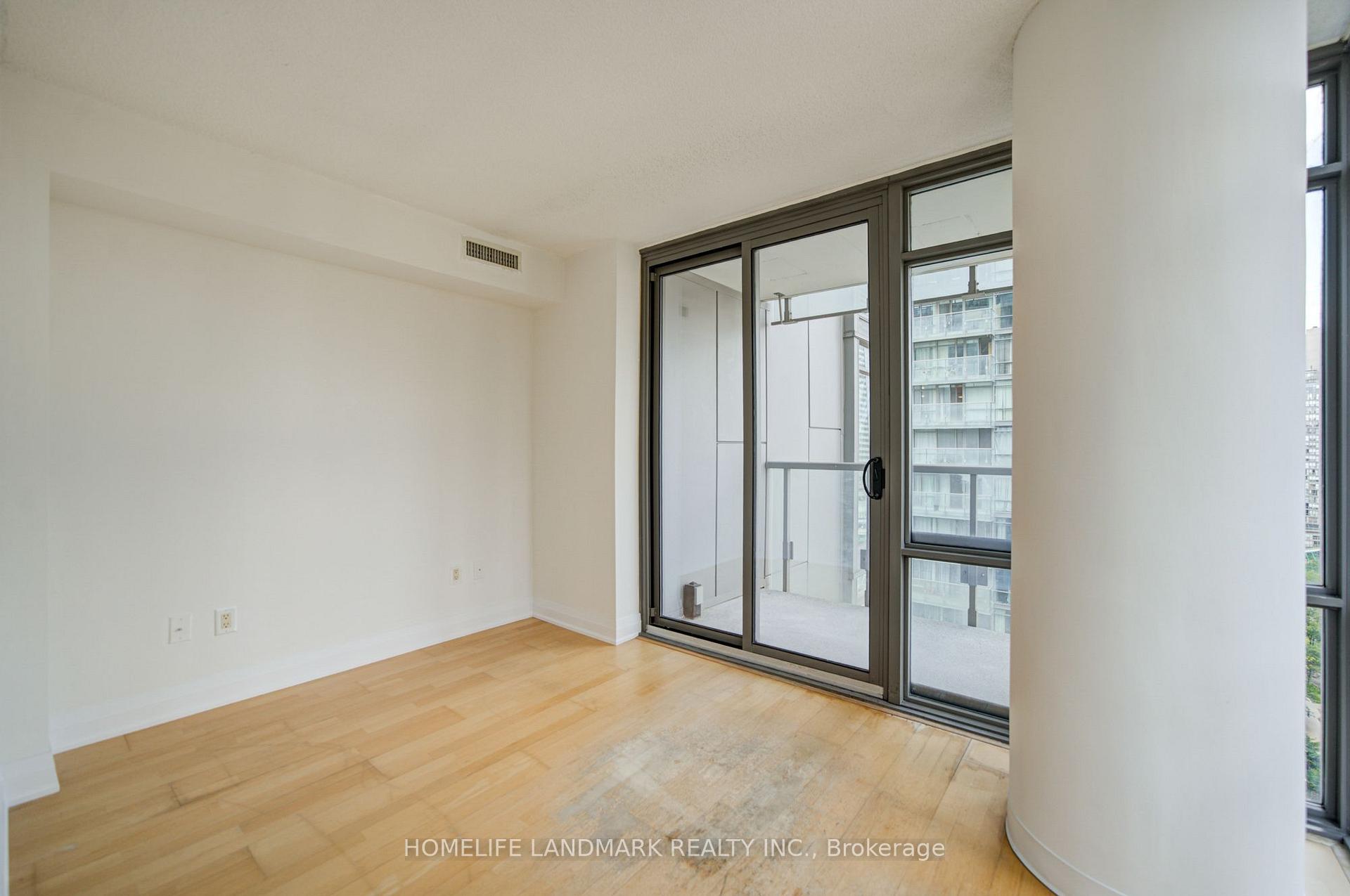 Photo 15 of Unit 1508, 38 Grenville Street, Toronto, Bay Street Corridor — HOMEH