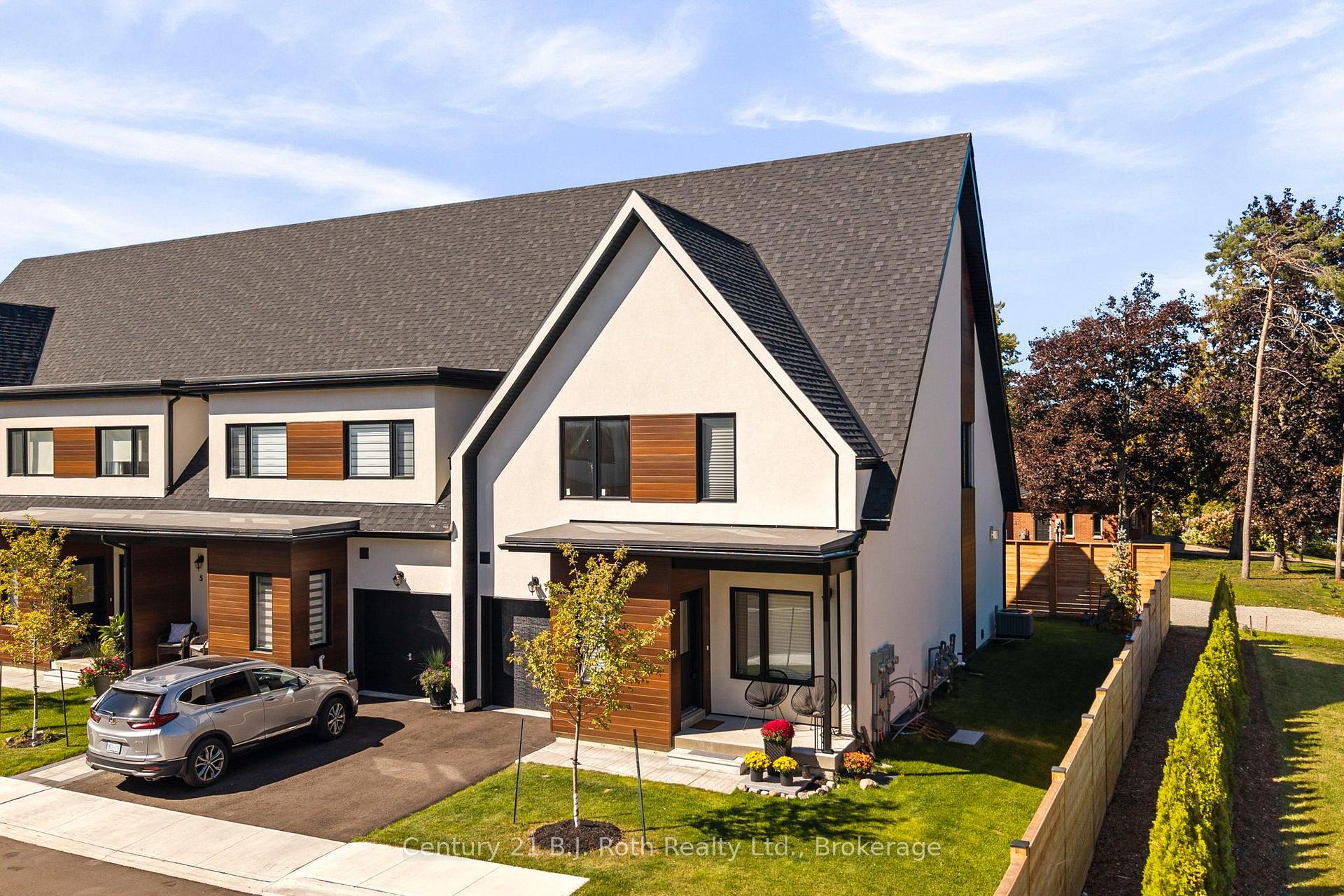 Photo 2 of 7 Rice Lane Road, Orillia — HOMEH