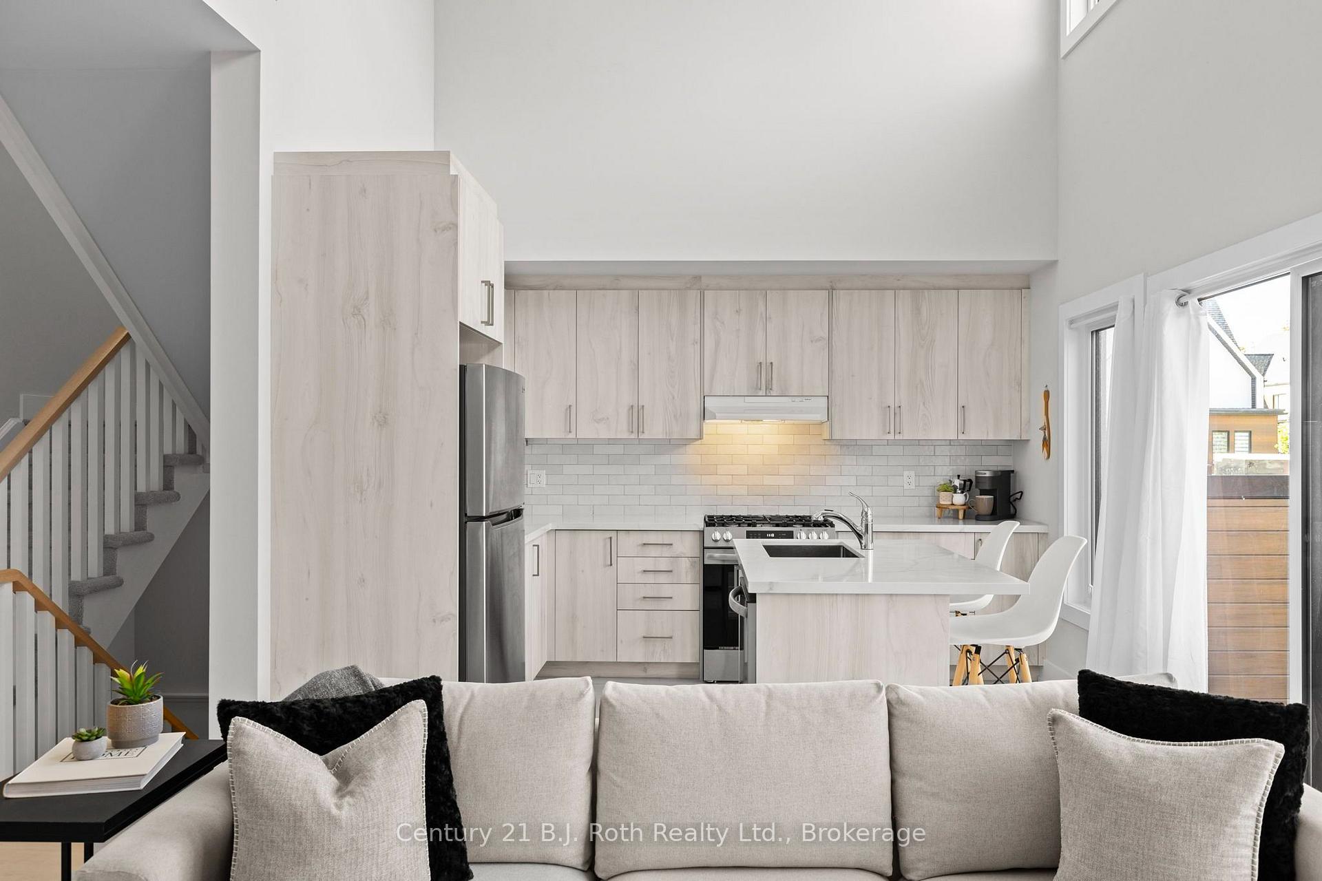 Photo 12 of 7 Rice Lane Road, Orillia — HOMEH