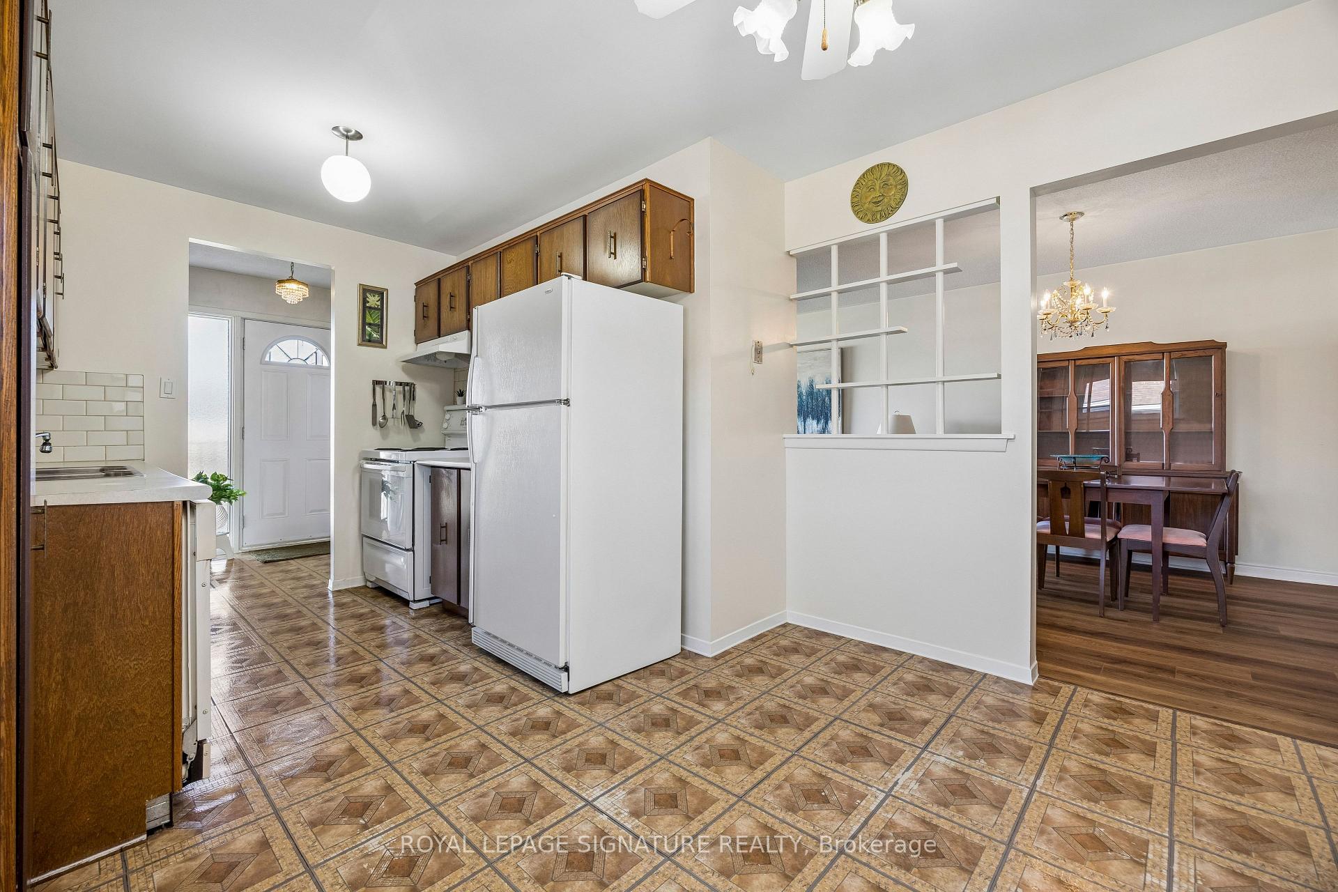Photo 7 of 171 Petworth Crescent, Scarborough, Agincourt South-Malvern West — HOMEH