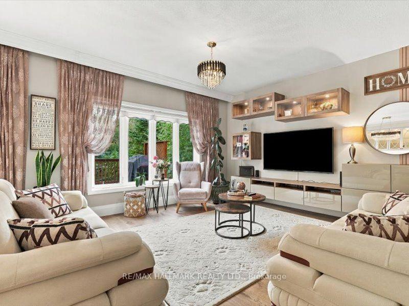 Photo 3 of 82 Doon Mills Drive, Kitchener, Doon South — HOMEH