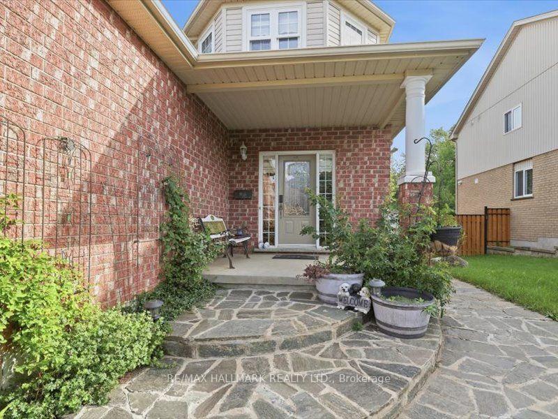 Photo 5 of 82 Doon Mills Drive, Kitchener, Doon South — HOMEH