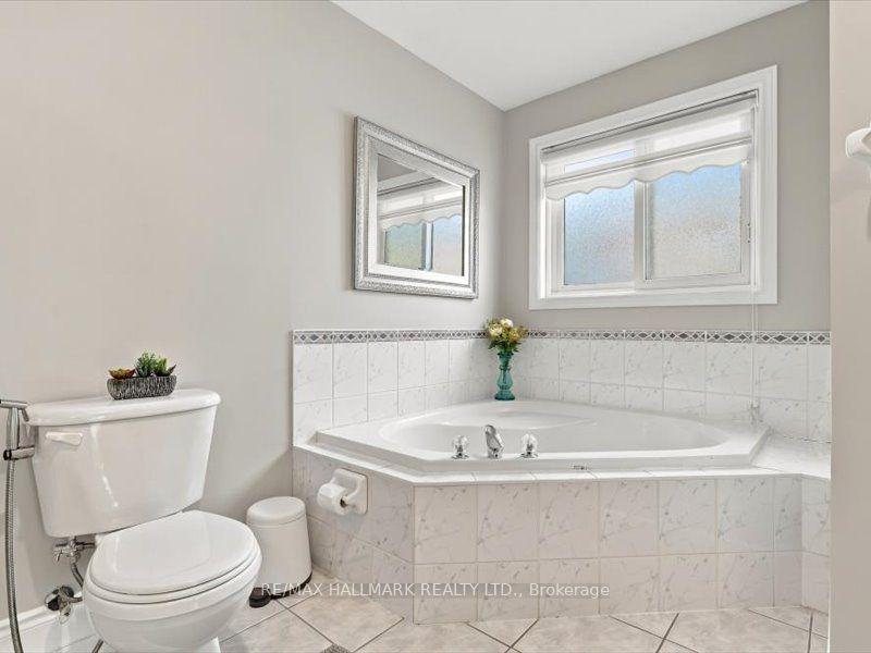 Photo 24 of 82 Doon Mills Drive, Kitchener, Doon South — HOMEH