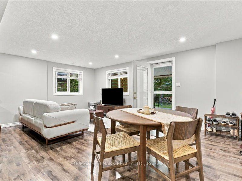 Photo 33 of 82 Doon Mills Drive, Kitchener, Doon South — HOMEH