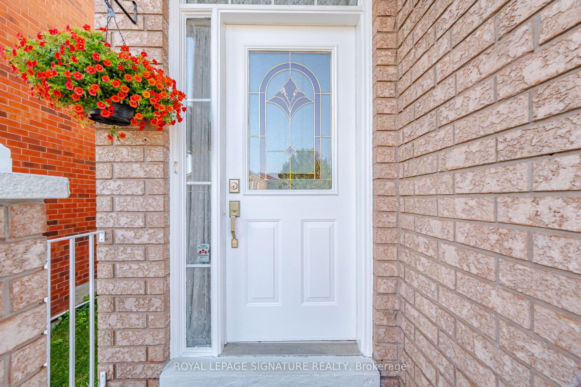 Photo 3 of 459 Wildgrass Road, Mississauga, Cooksville — HOMEH