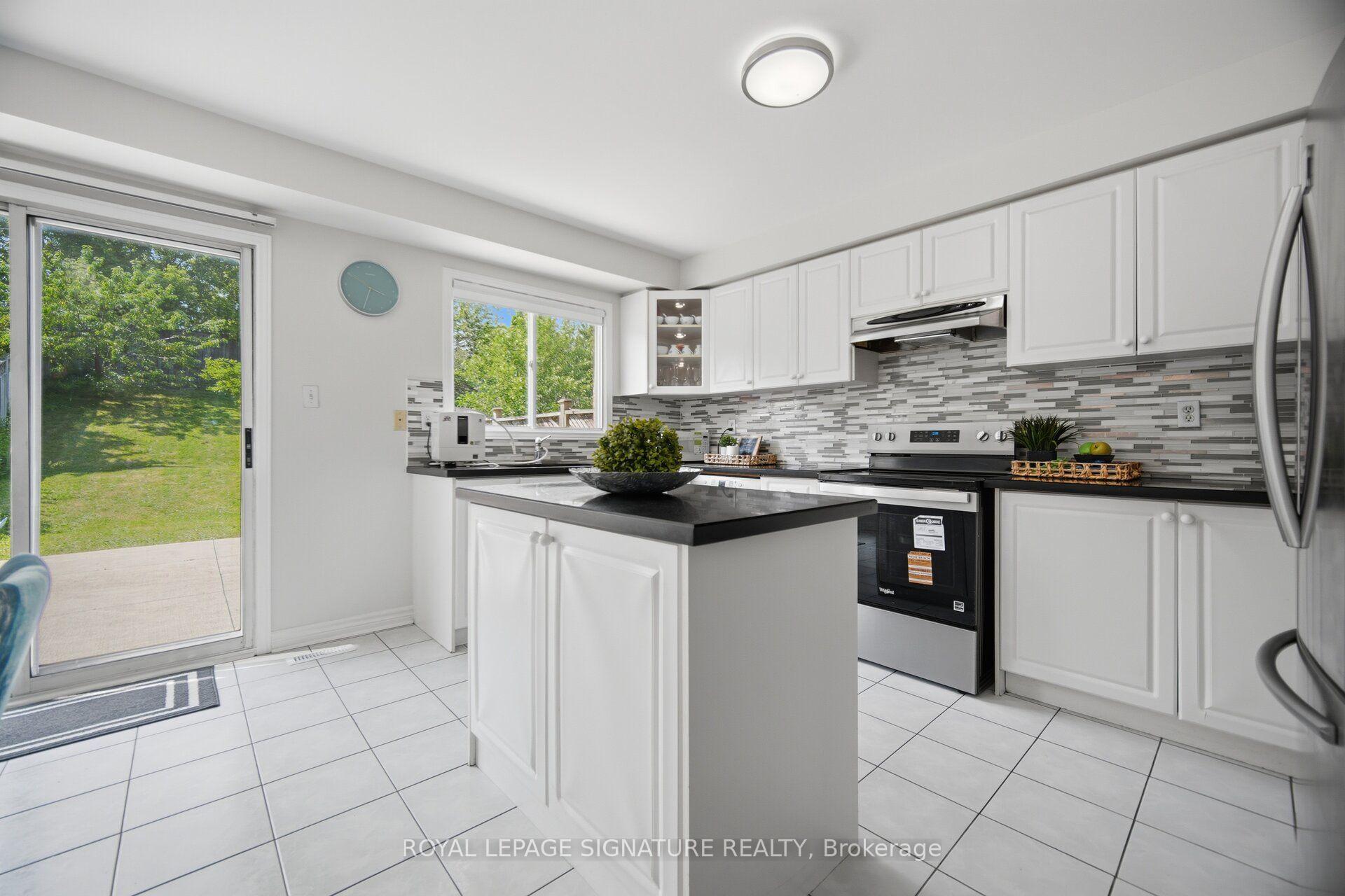 Photo 12 of 459 Wildgrass Road, Mississauga, Cooksville — HOMEH