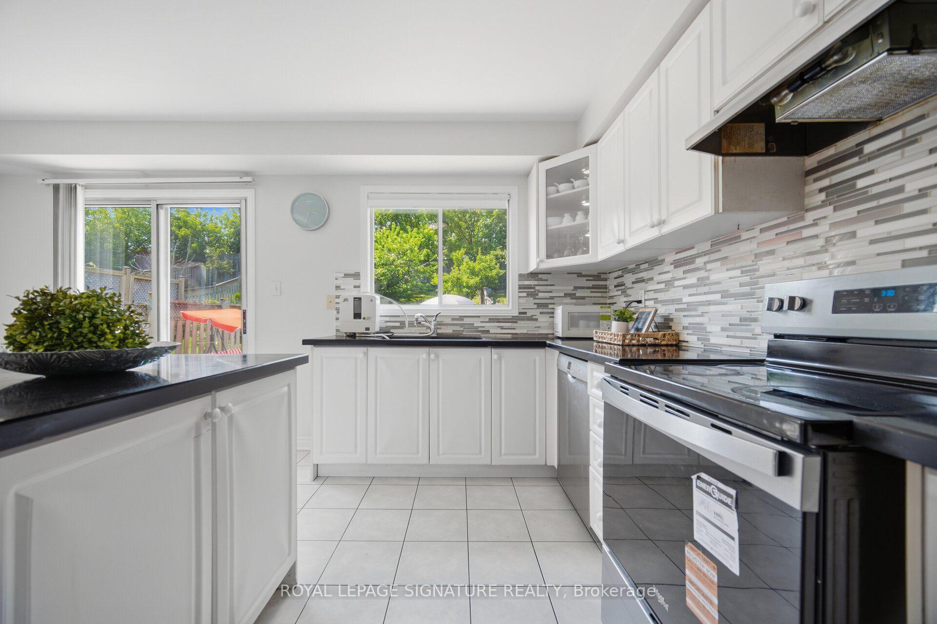 Photo 13 of 459 Wildgrass Road, Mississauga, Cooksville — HOMEH
