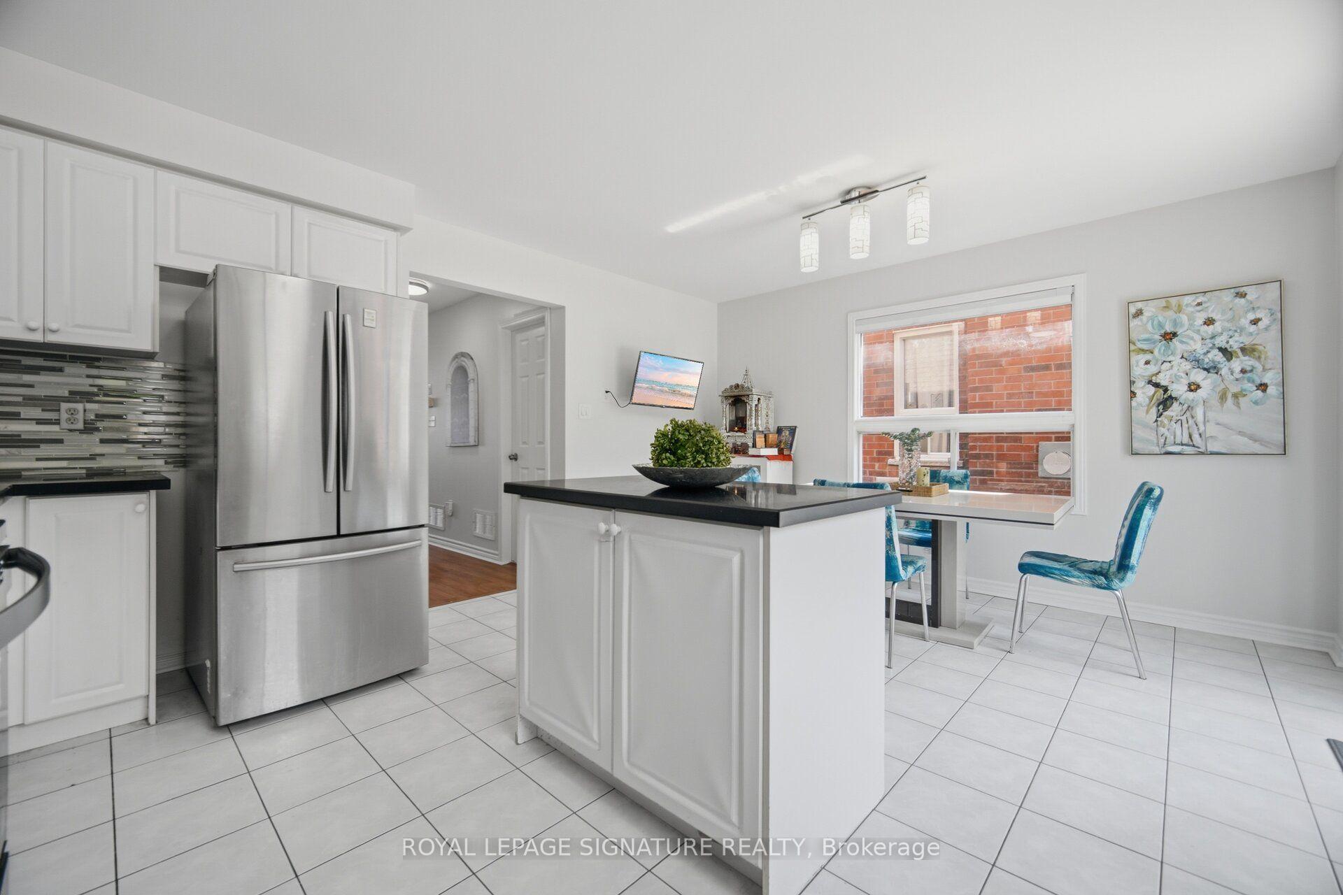 Photo 14 of 459 Wildgrass Road, Mississauga, Cooksville — HOMEH