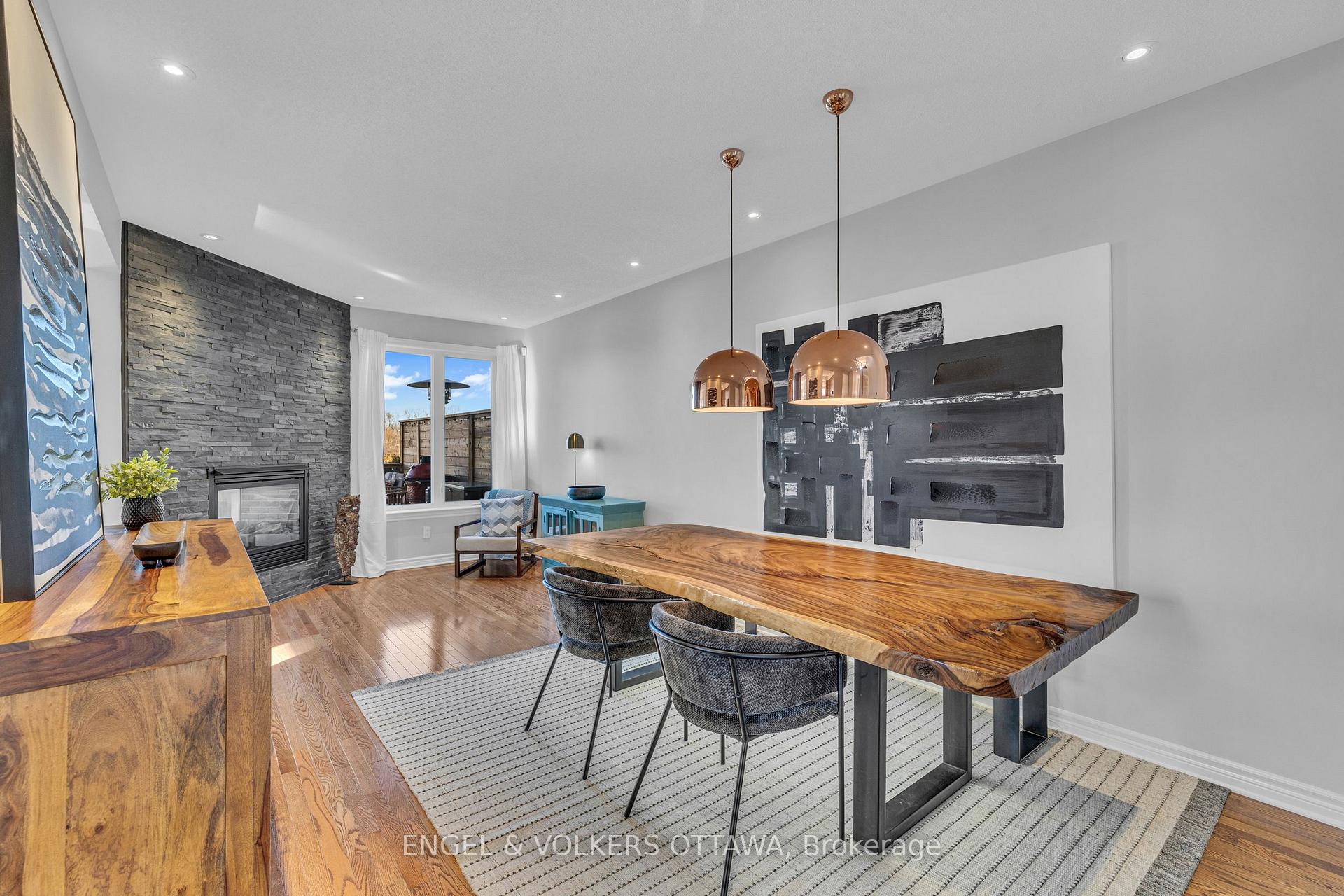 Photo 4 of 1080 Northgraves Crescent, Ottawa, Kanata - Emerald Meadows/Trailwest — HOMEH