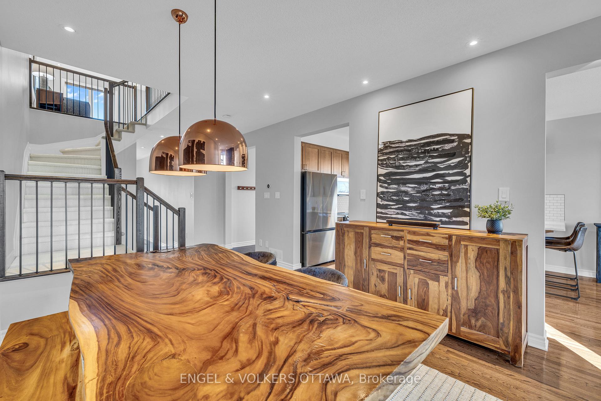 Photo 6 of 1080 Northgraves Crescent, Ottawa, Kanata - Emerald Meadows/Trailwest — HOMEH