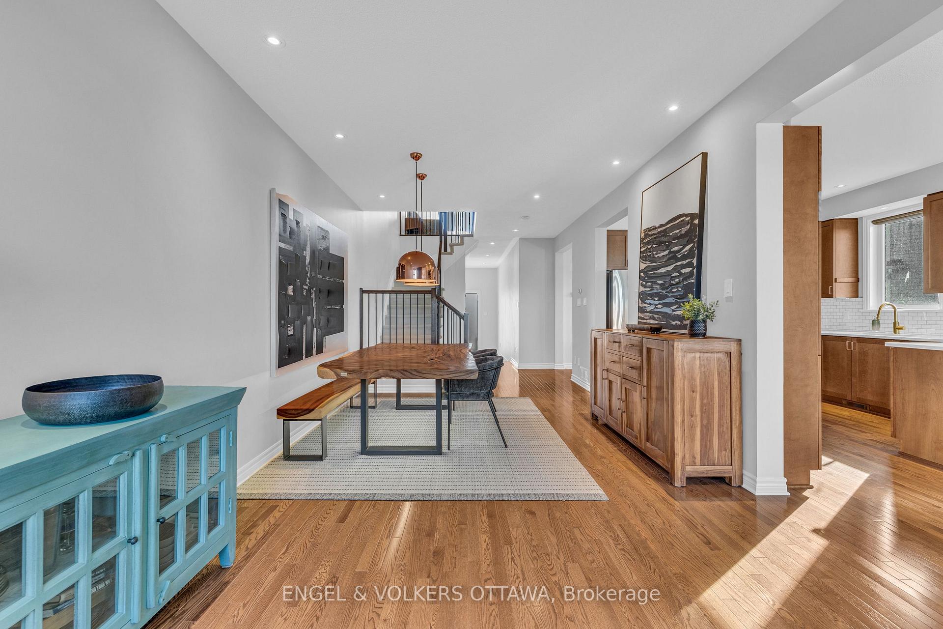 Photo 7 of 1080 Northgraves Crescent, Ottawa, Kanata - Emerald Meadows/Trailwest — HOMEH