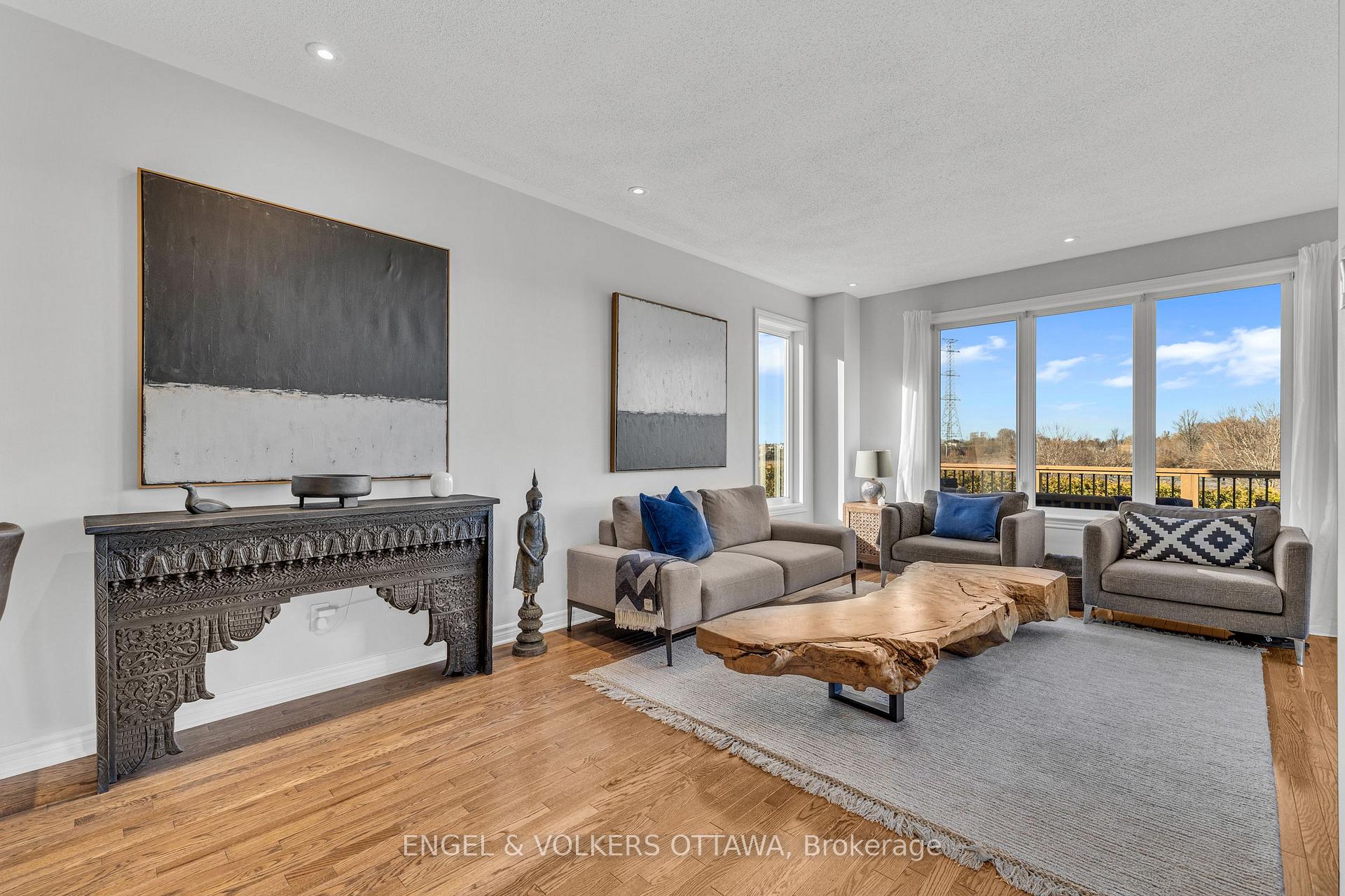 Photo 8 of 1080 Northgraves Crescent, Ottawa, Kanata - Emerald Meadows/Trailwest — HOMEH