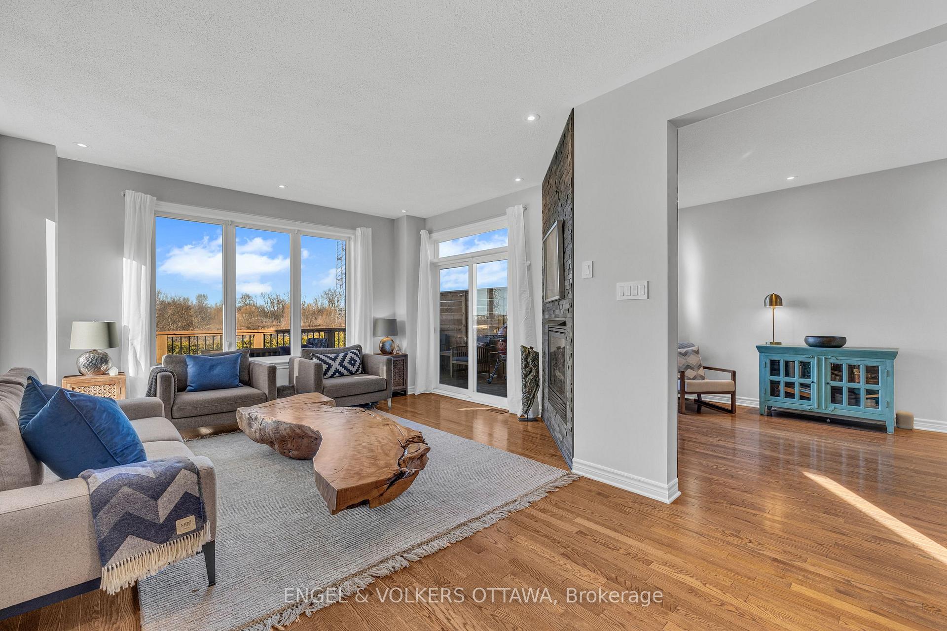 Photo 9 of 1080 Northgraves Crescent, Ottawa, Kanata - Emerald Meadows/Trailwest — HOMEH