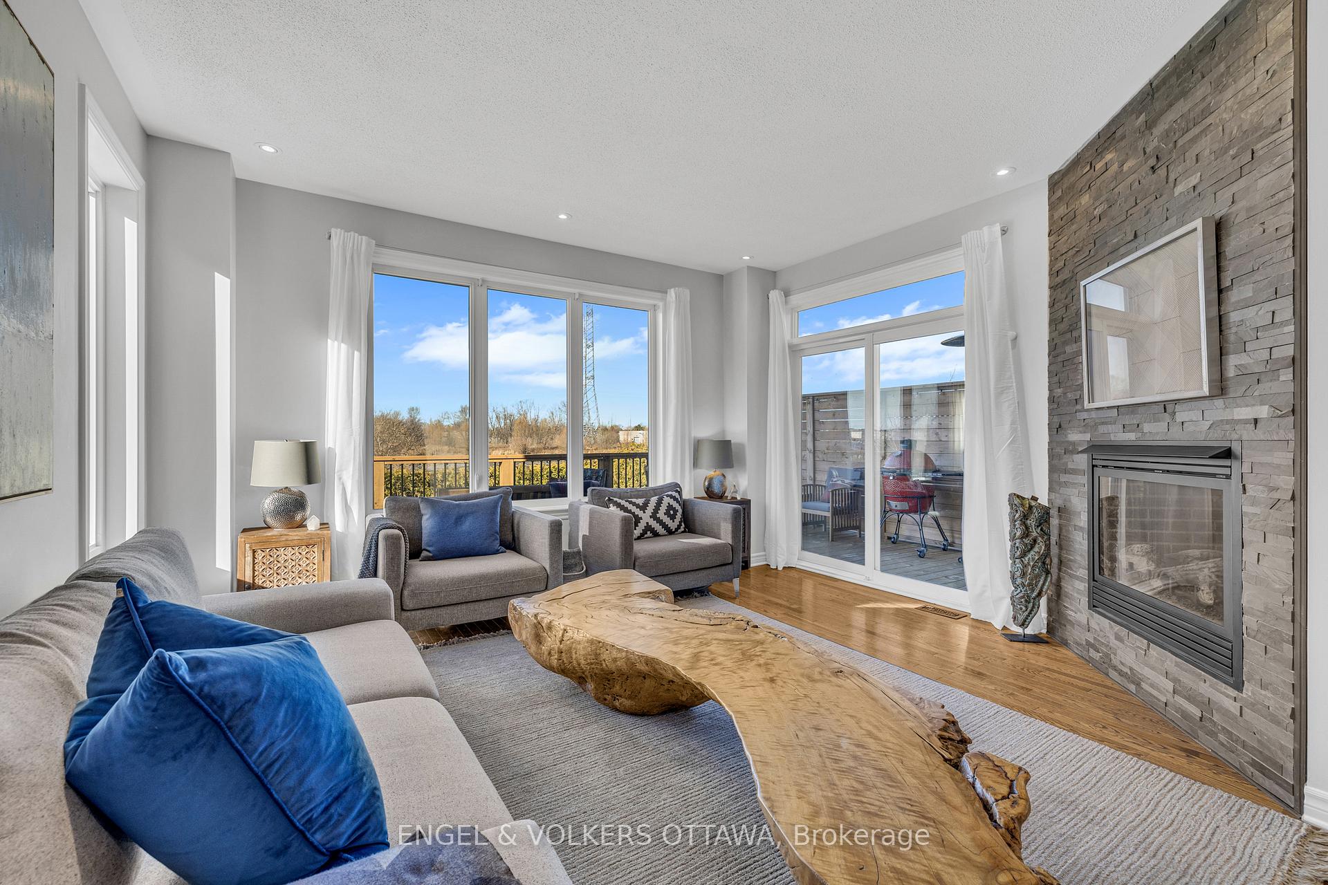 Photo 11 of 1080 Northgraves Crescent, Ottawa, Kanata - Emerald Meadows/Trailwest — HOMEH