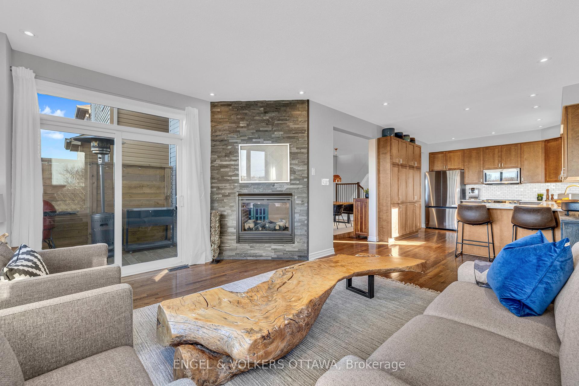 Photo 13 of 1080 Northgraves Crescent, Ottawa, Kanata - Emerald Meadows/Trailwest — HOMEH