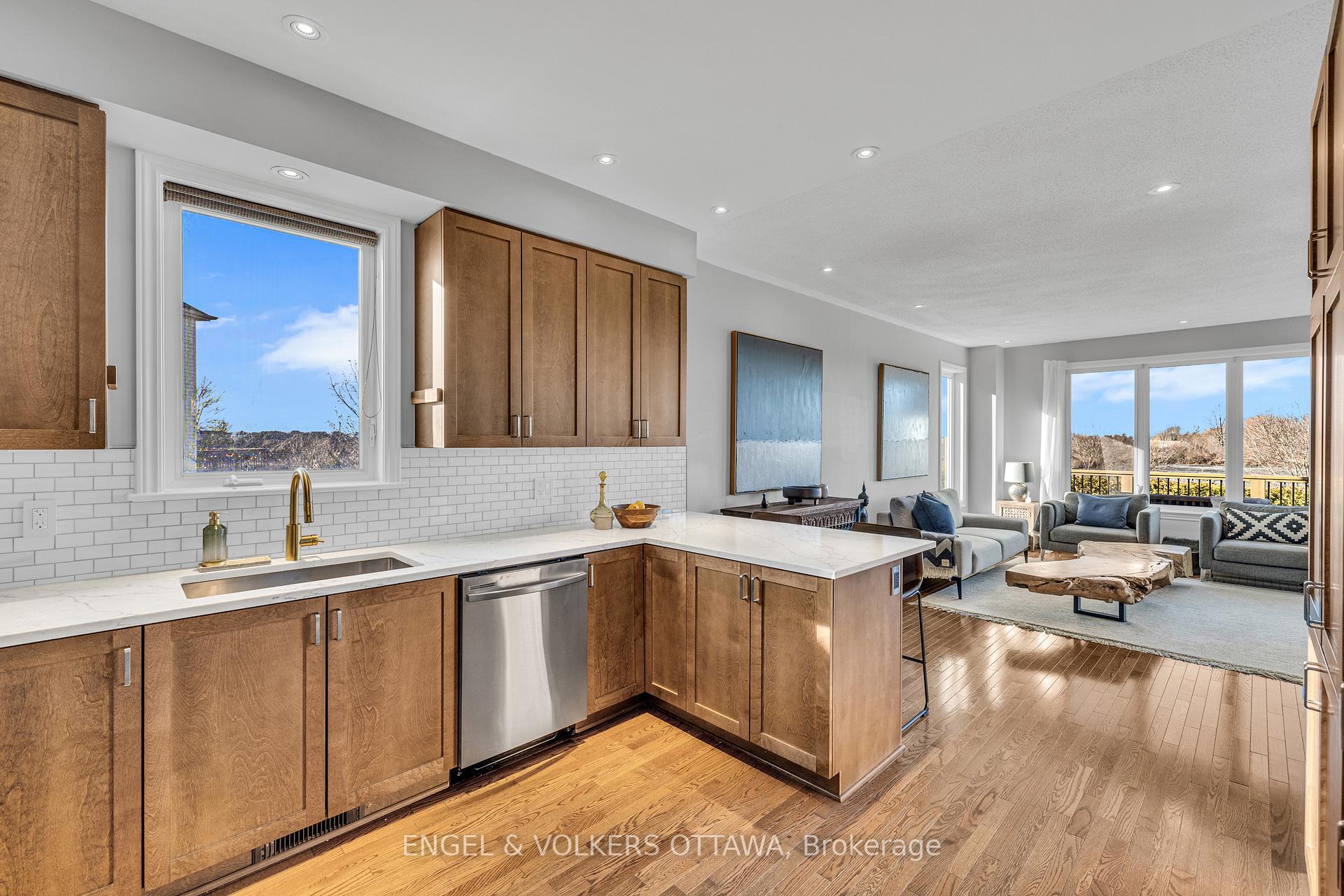 Photo 16 of 1080 Northgraves Crescent, Ottawa, Kanata - Emerald Meadows/Trailwest — HOMEH