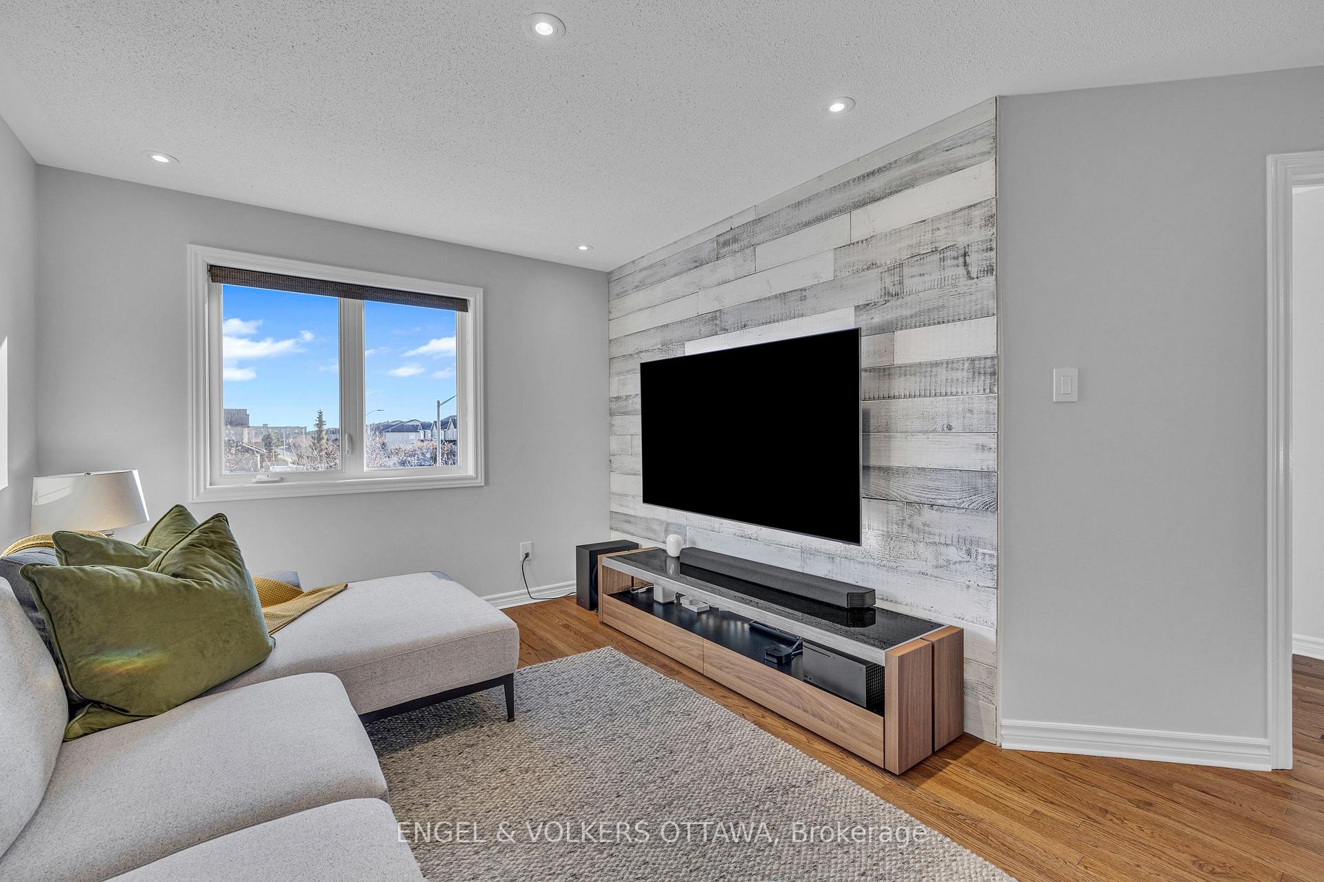 Photo 27 of 1080 Northgraves Crescent, Ottawa, Kanata - Emerald Meadows/Trailwest — HOMEH