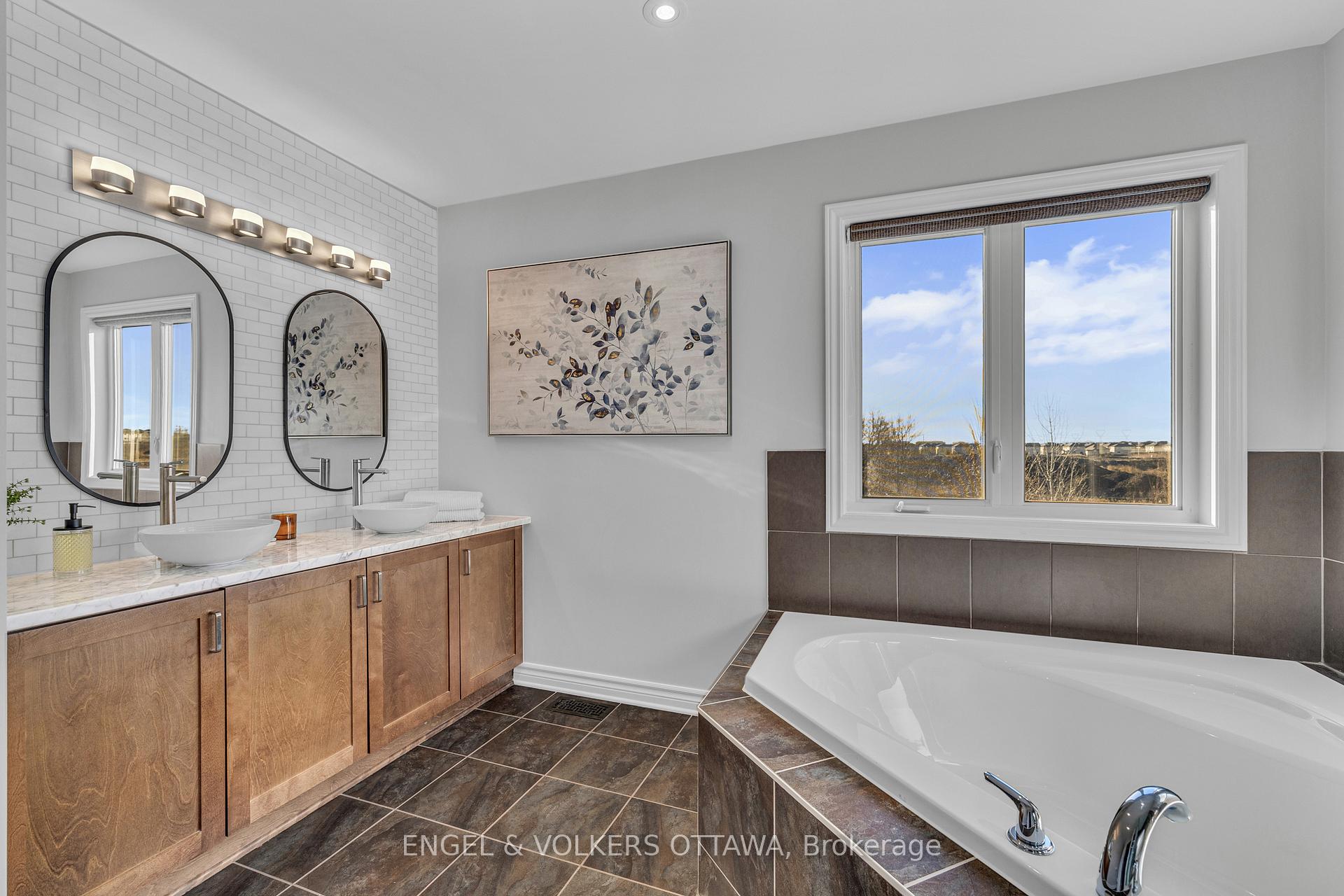 Photo 32 of 1080 Northgraves Crescent, Ottawa, Kanata - Emerald Meadows/Trailwest — HOMEH