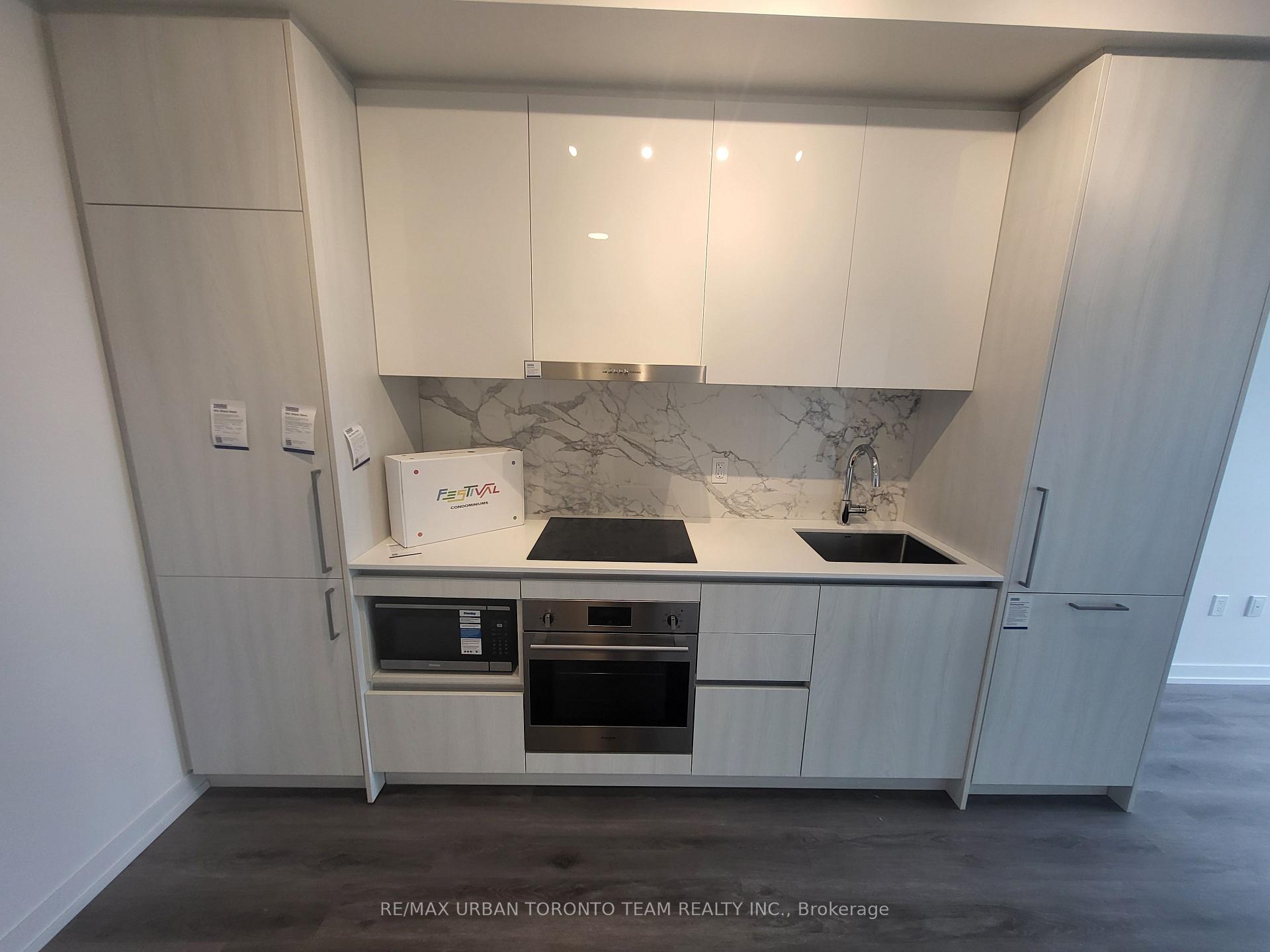 Photo 3 of Unit 2811, 225 Commerce St Street, Vaughan, Vaughan Corporate Centre — HOMEH