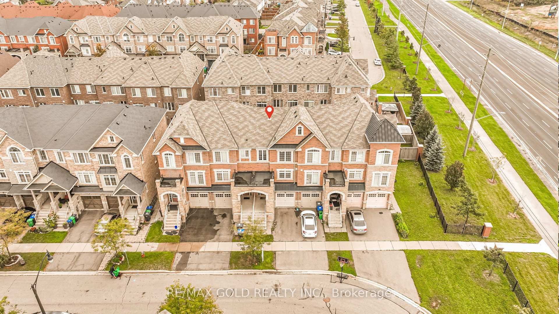 Photo 2 of 32 Rockman Crescent, Brampton, Northwest Brampton — HOMEH