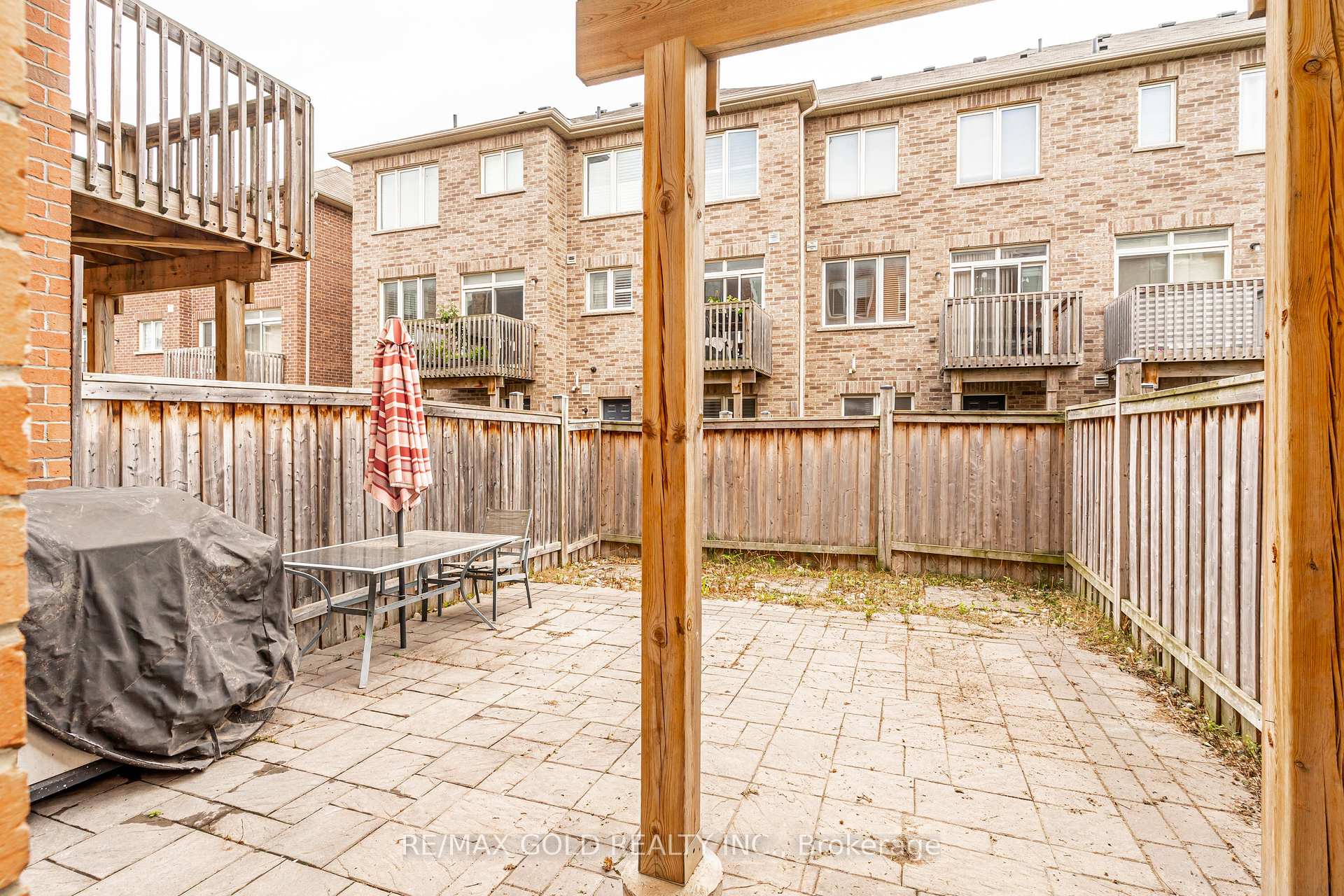 Photo 25 of 32 Rockman Crescent, Brampton, Northwest Brampton — HOMEH