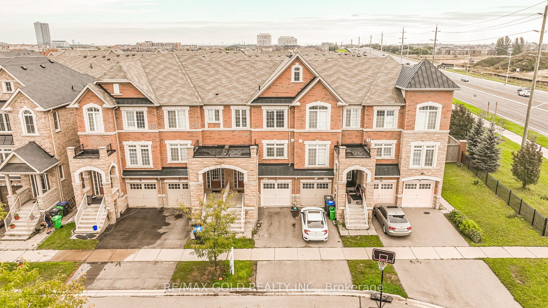 Photo 27 of 32 Rockman Crescent, Brampton, Northwest Brampton — HOMEH