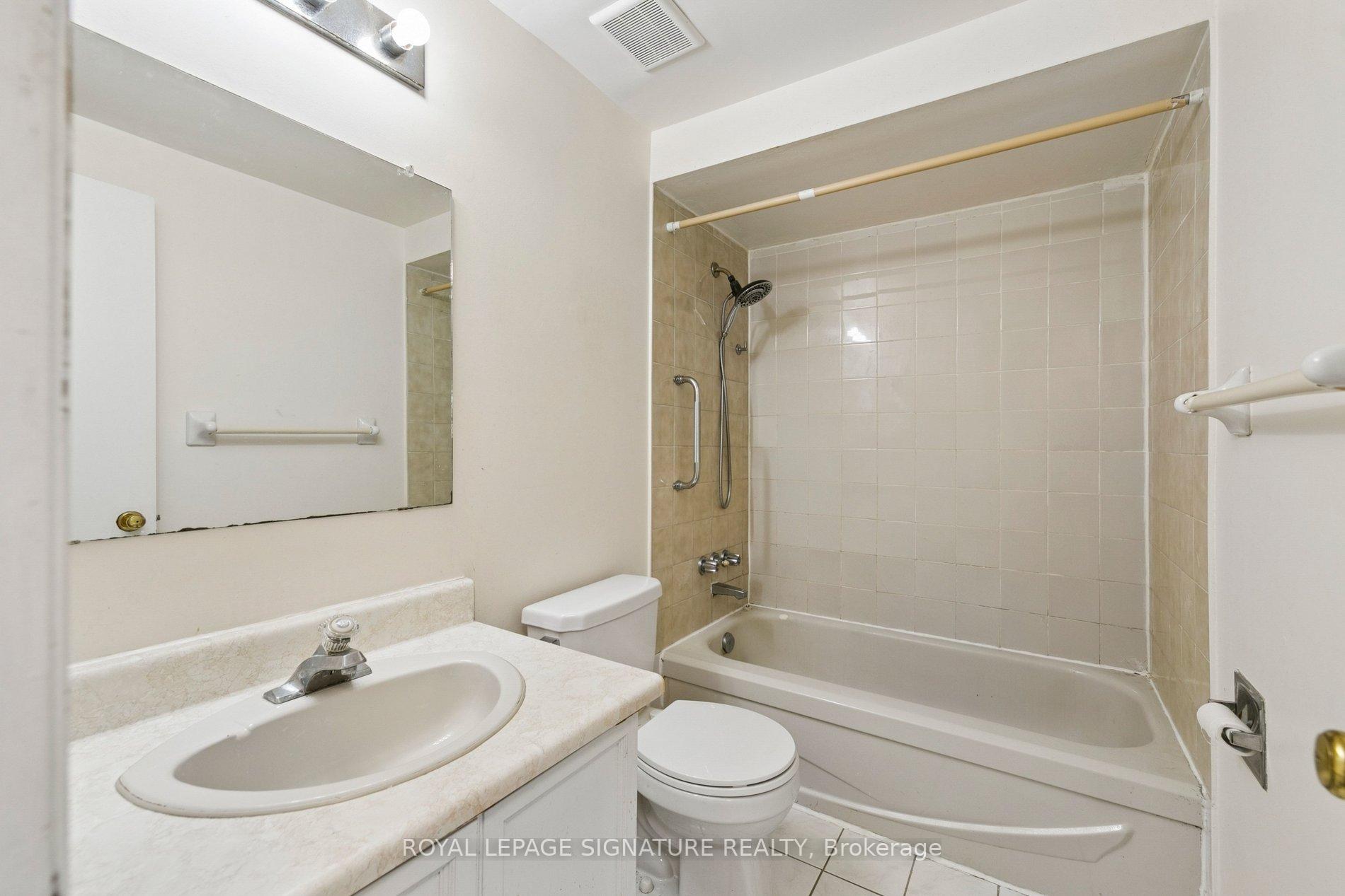 Photo 26 of 156 Macedonia Crescent, Mississauga, Fairview — HOMEH