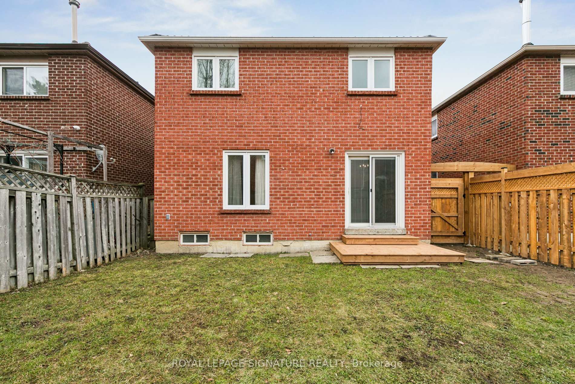 Photo 31 of 156 Macedonia Crescent, Mississauga, Fairview — HOMEH