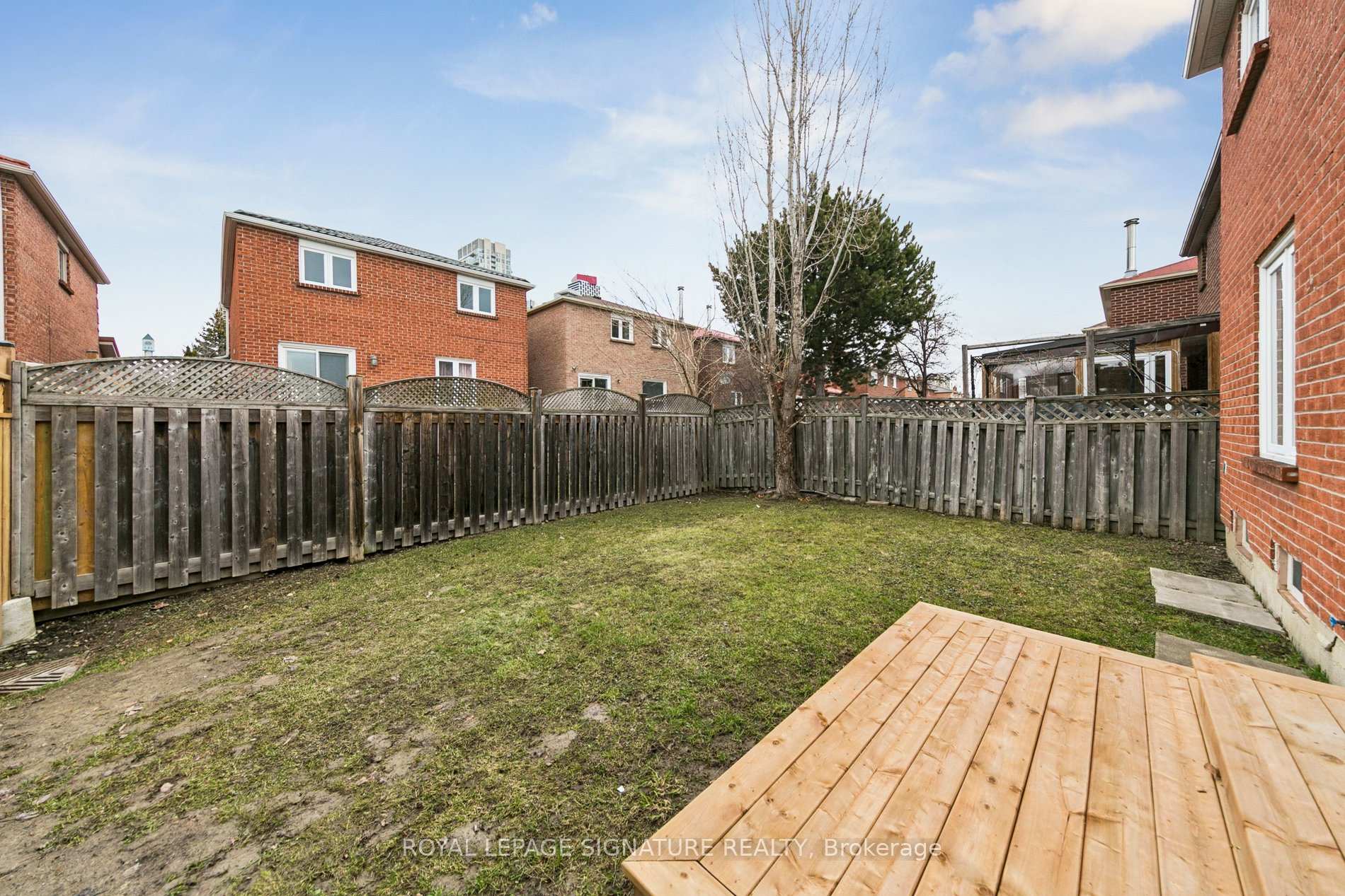 Photo 32 of 156 Macedonia Crescent, Mississauga, Fairview — HOMEH