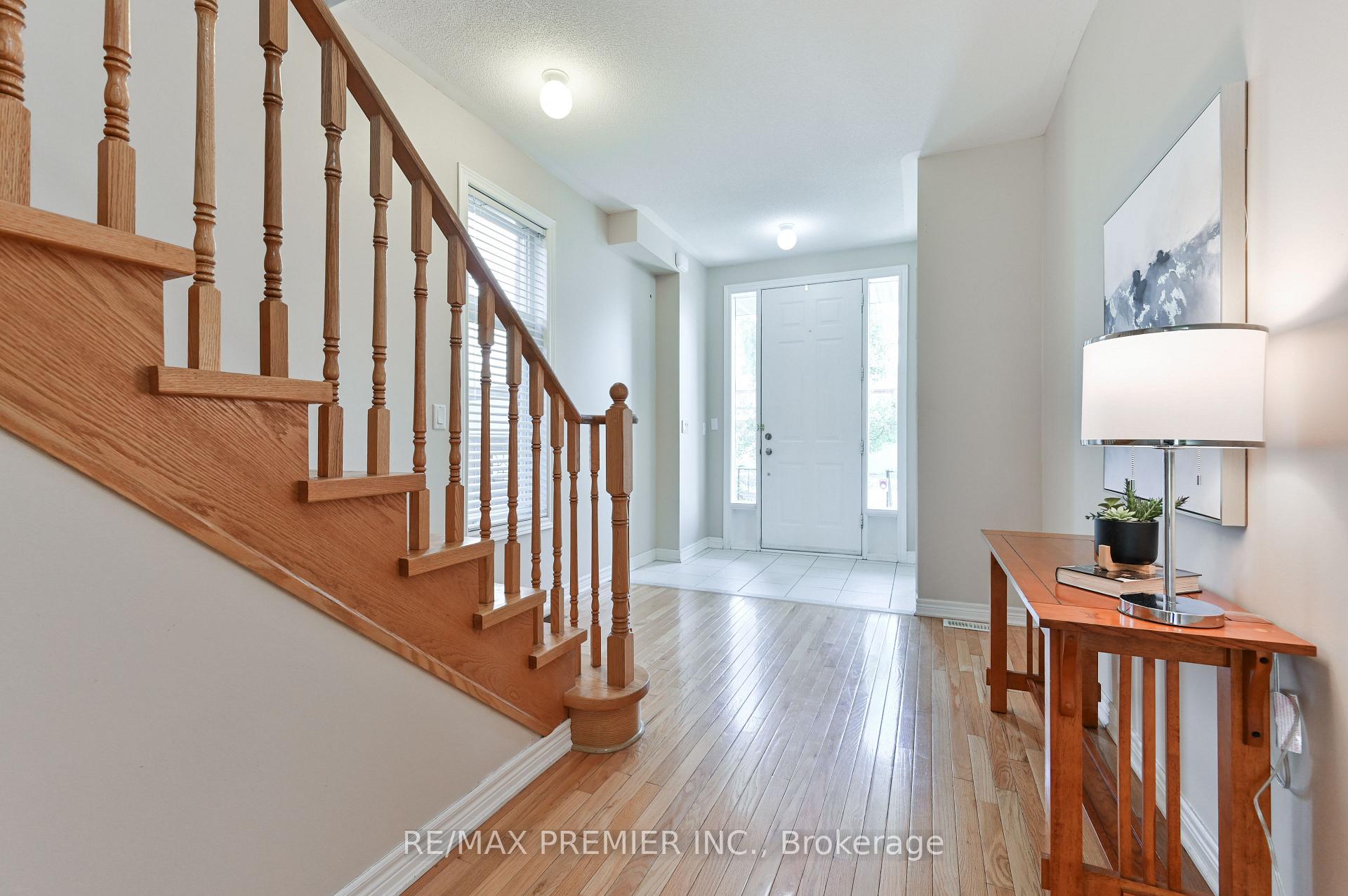 Photo 5 of 36 Helen Street, Vaughan, East Woodbridge — HOMEH