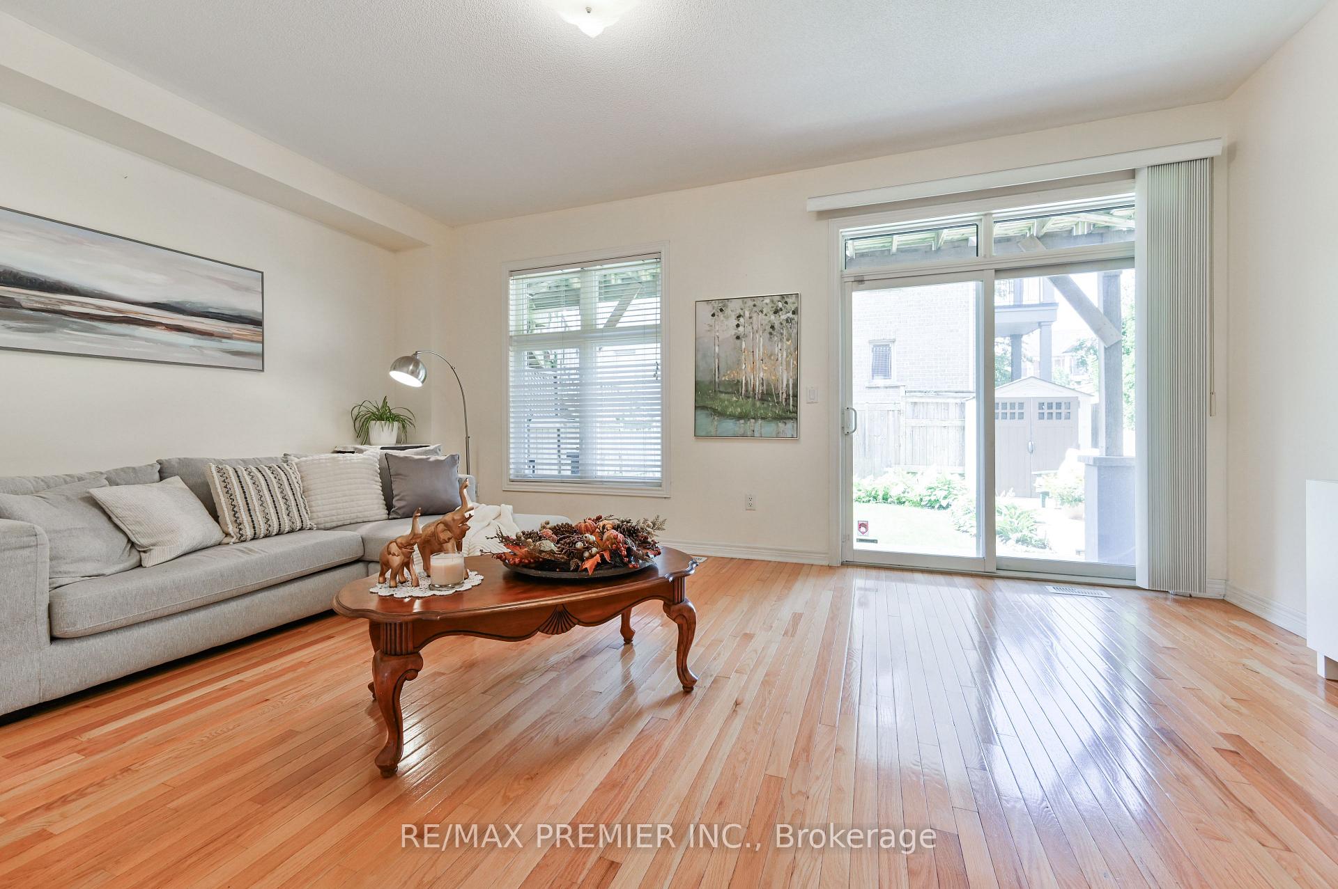 Photo 6 of 36 Helen Street, Vaughan, East Woodbridge — HOMEH