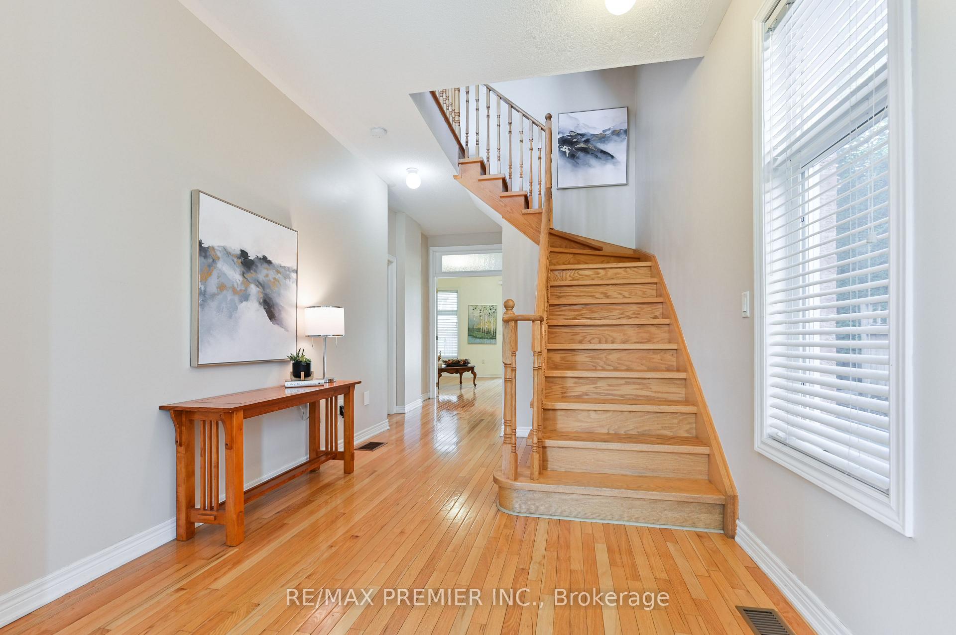 Photo 10 of 36 Helen Street, Vaughan, East Woodbridge — HOMEH