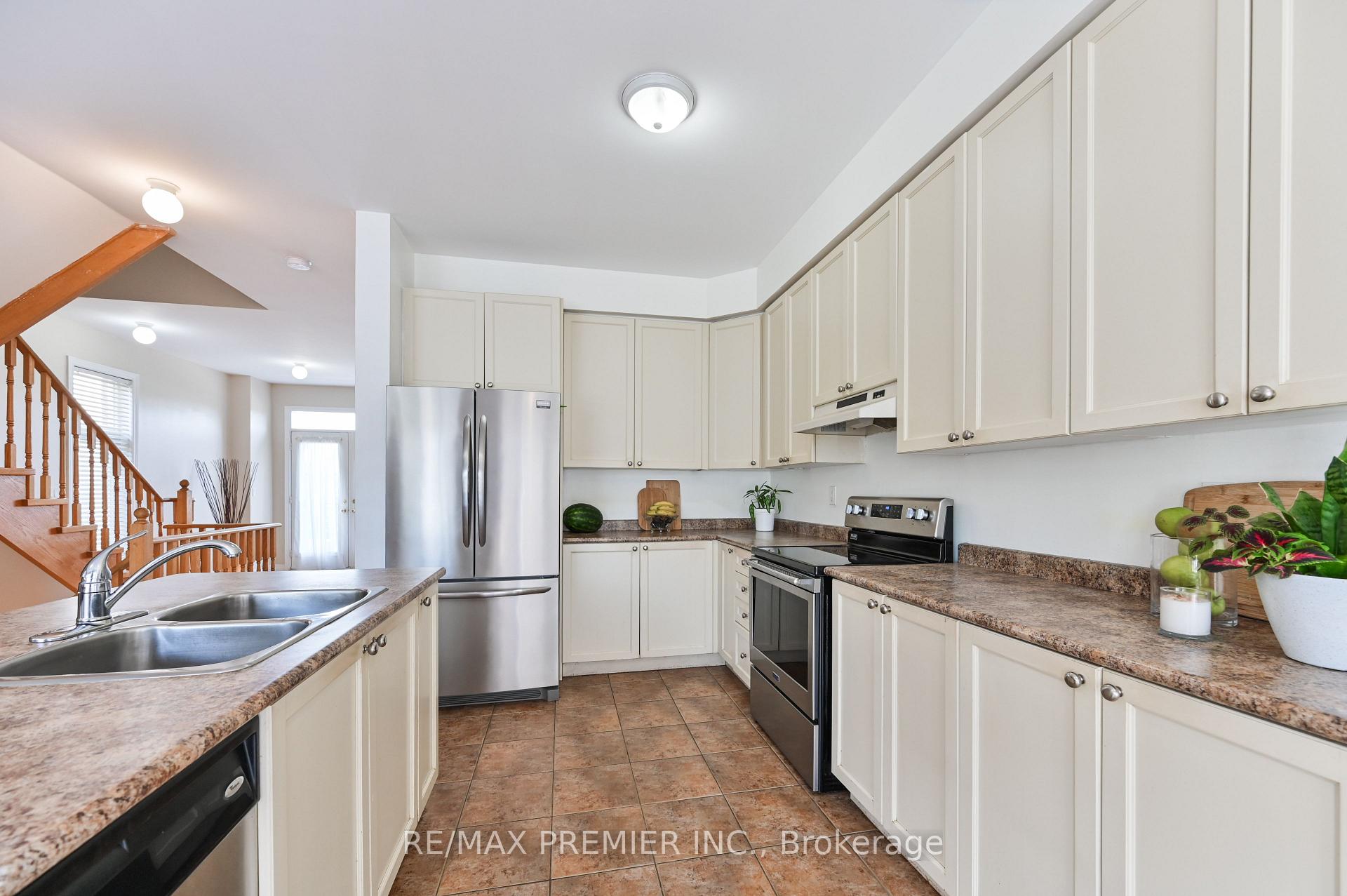 Photo 18 of 36 Helen Street, Vaughan, East Woodbridge — HOMEH