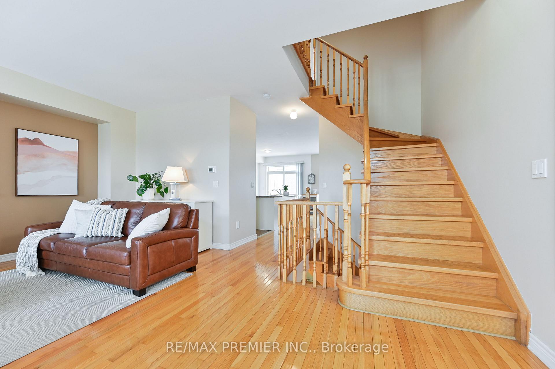 Photo 22 of 36 Helen Street, Vaughan, East Woodbridge — HOMEH