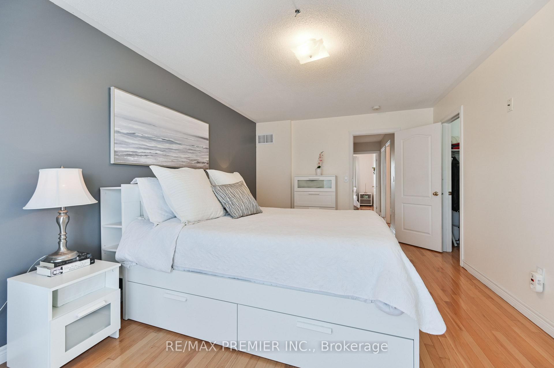 Photo 26 of 36 Helen Street, Vaughan, East Woodbridge — HOMEH