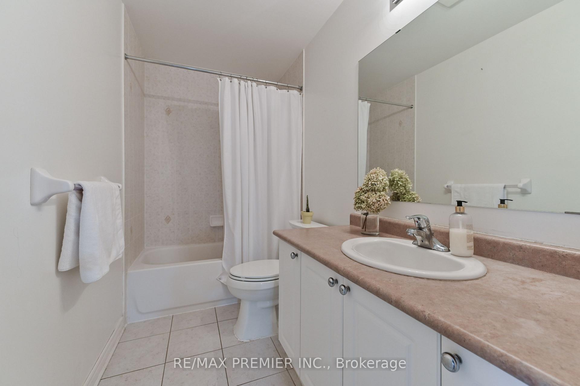 Photo 30 of 36 Helen Street, Vaughan, East Woodbridge — HOMEH