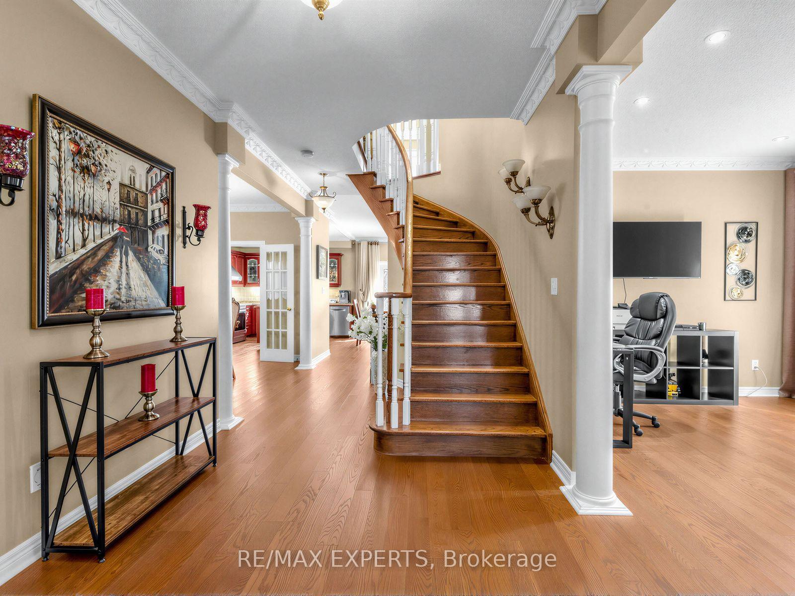 Photo 3 of 113 Sonoma Boulevard, Vaughan, Sonoma Heights — HOMEH