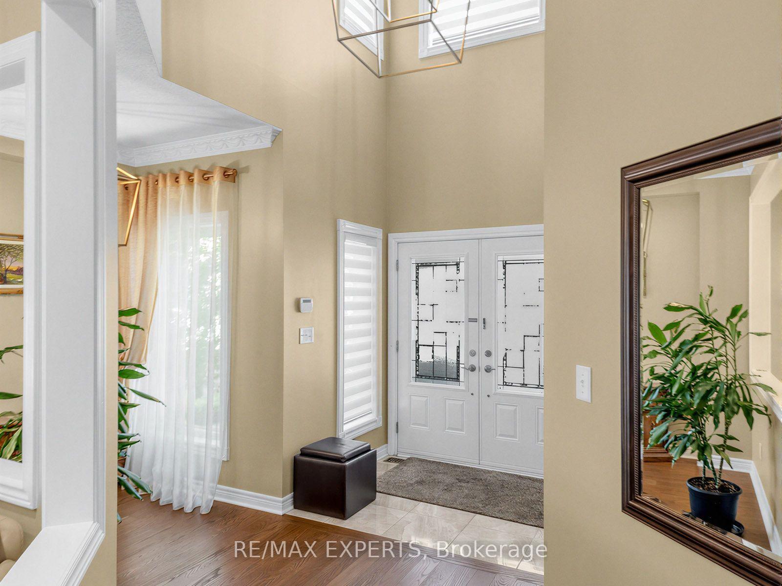 Photo 5 of 113 Sonoma Boulevard, Vaughan, Sonoma Heights — HOMEH