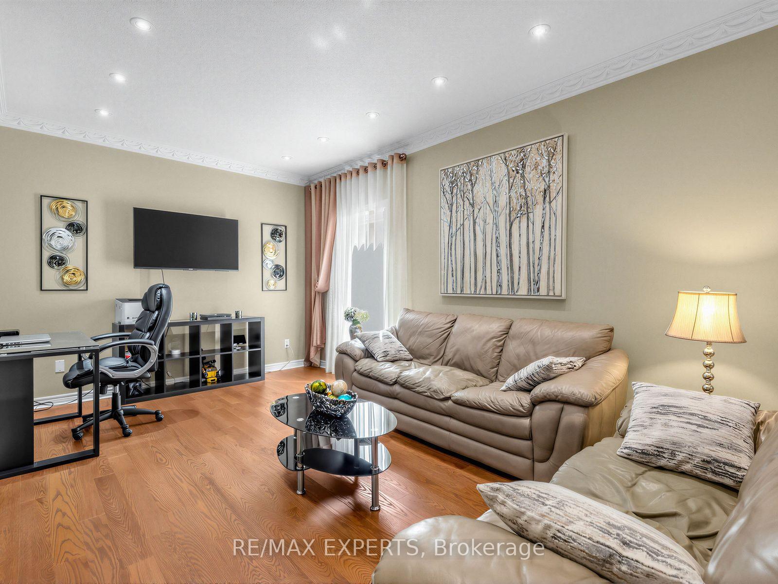 Photo 6 of 113 Sonoma Boulevard, Vaughan, Sonoma Heights — HOMEH