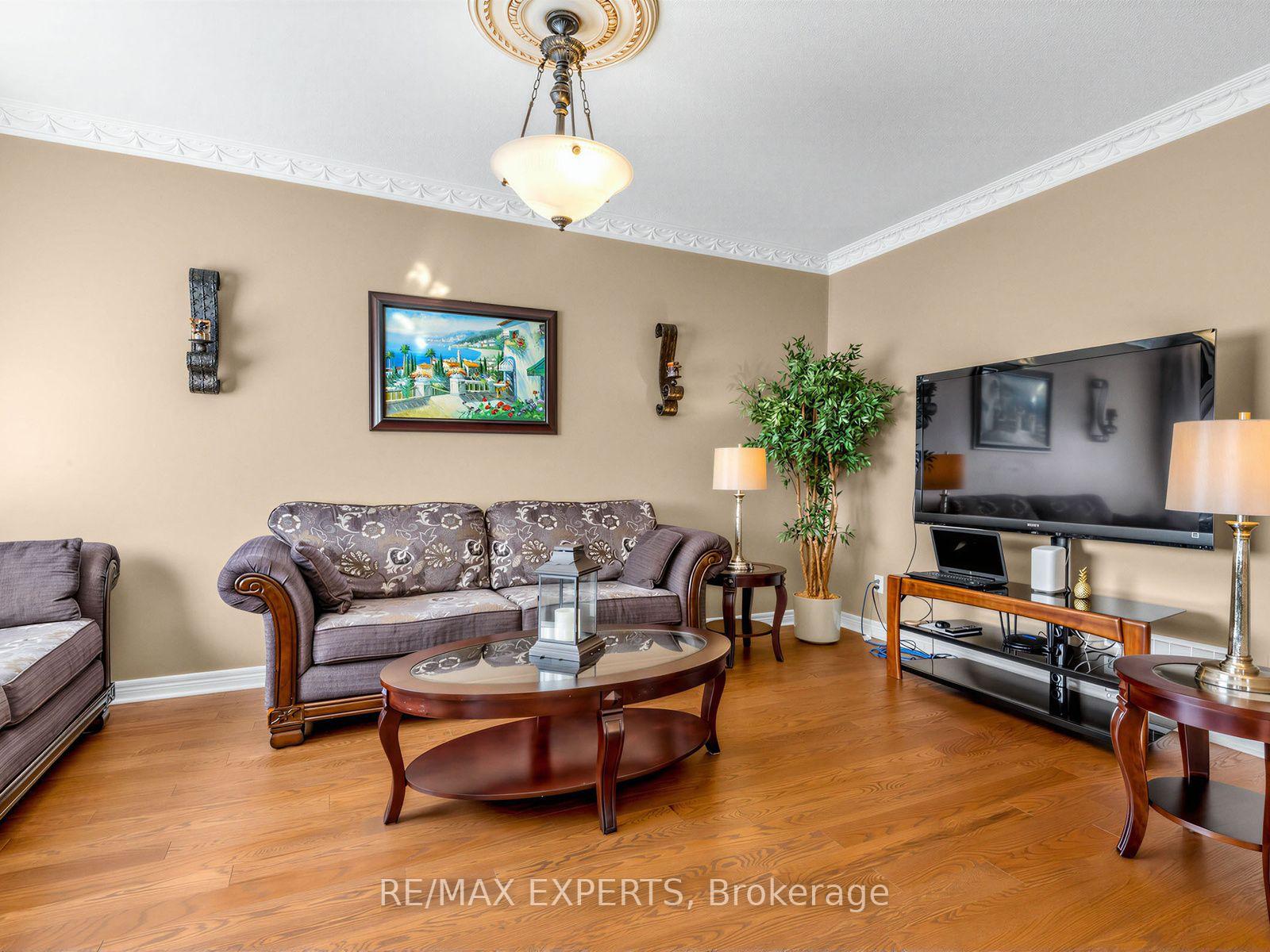 Photo 18 of 113 Sonoma Boulevard, Vaughan, Sonoma Heights — HOMEH