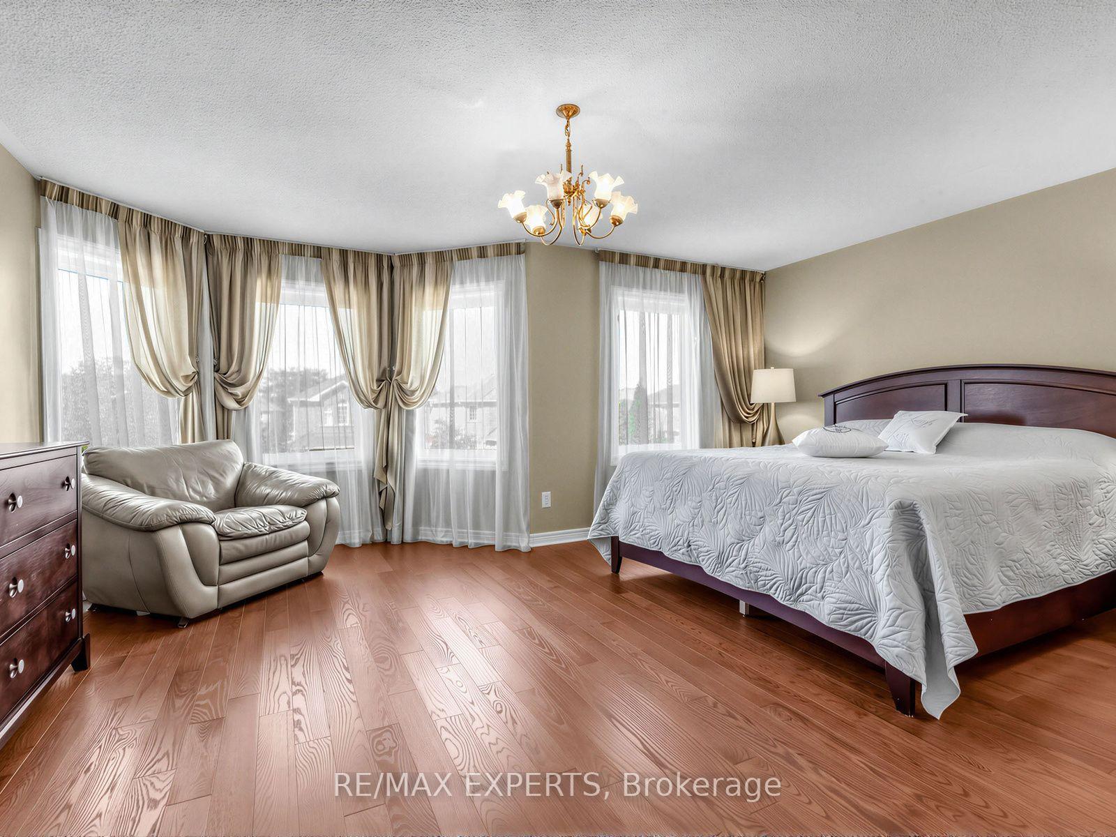 Photo 19 of 113 Sonoma Boulevard, Vaughan, Sonoma Heights — HOMEH