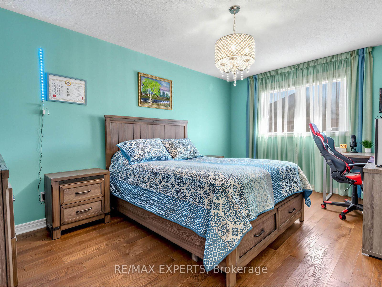 Photo 23 of 113 Sonoma Boulevard, Vaughan, Sonoma Heights — HOMEH