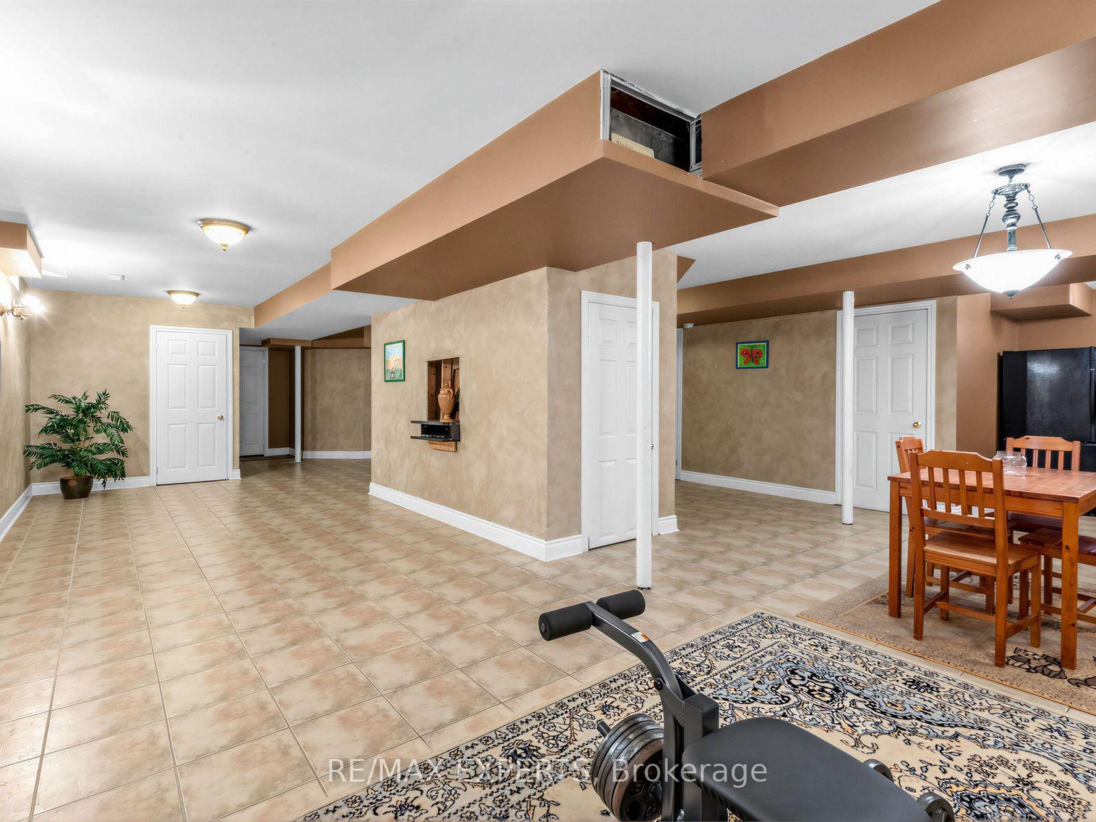 Photo 33 of 113 Sonoma Boulevard, Vaughan, Sonoma Heights — HOMEH