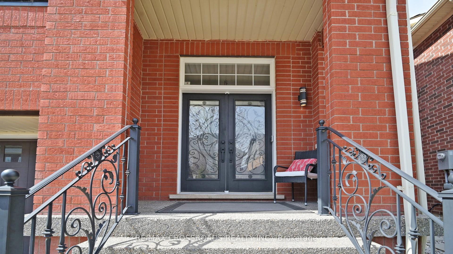 Photo 4 of 378 Malboeuf Court, Milton, Scott — HOMEH