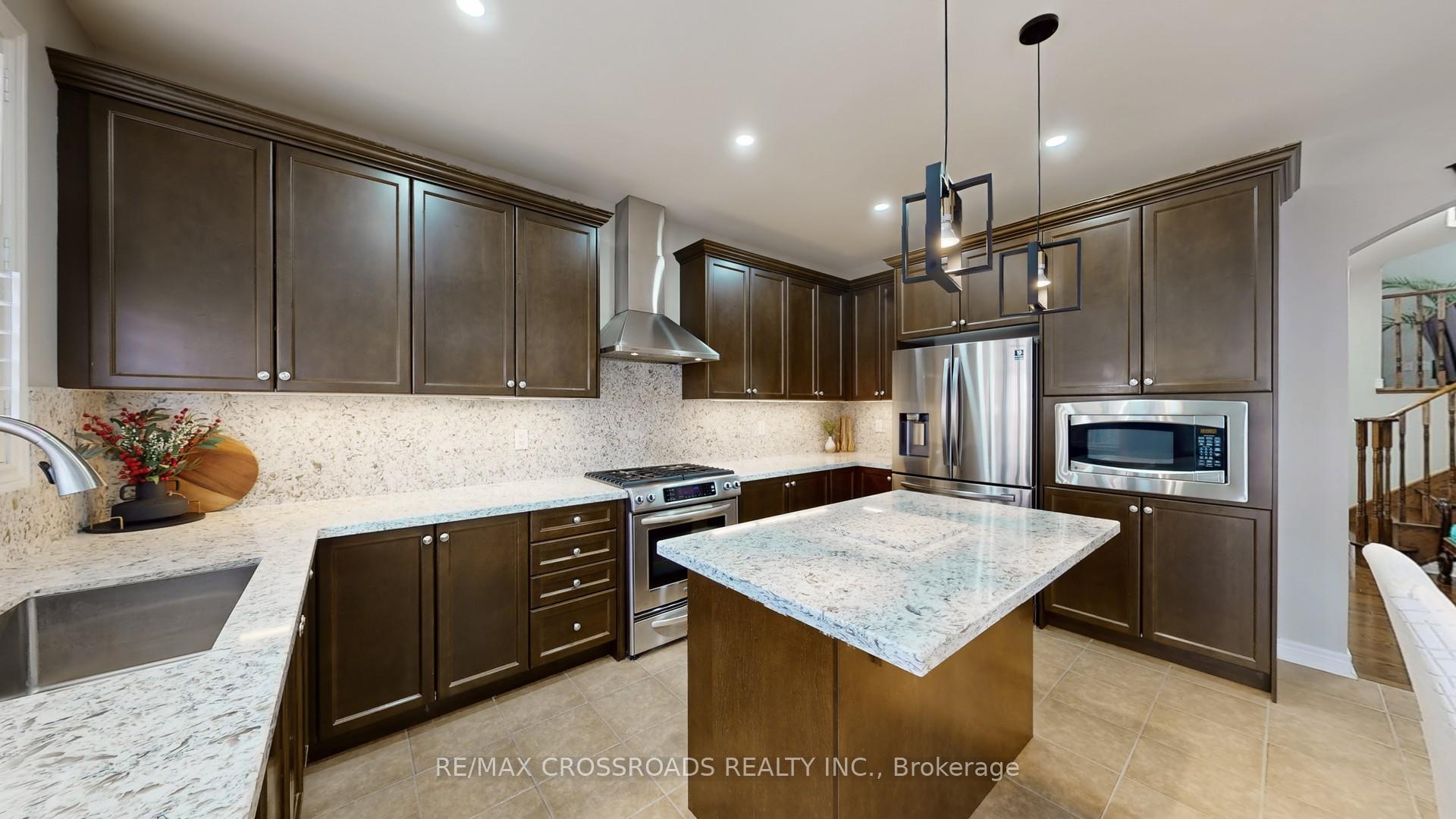 Photo 14 of 378 Malboeuf Court, Milton, Scott — HOMEH