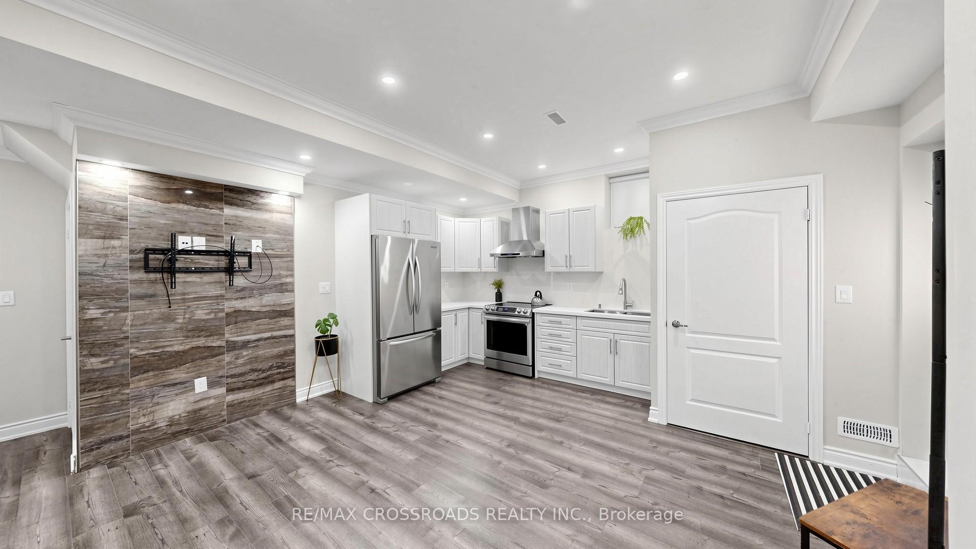 Photo 36 of 378 Malboeuf Court, Milton, Scott — HOMEH