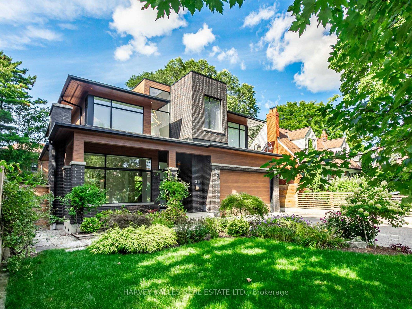 Photo 3 of 38 Van Dusen Boulevard, Etobicoke, Stonegate-Queensway — HOMEH